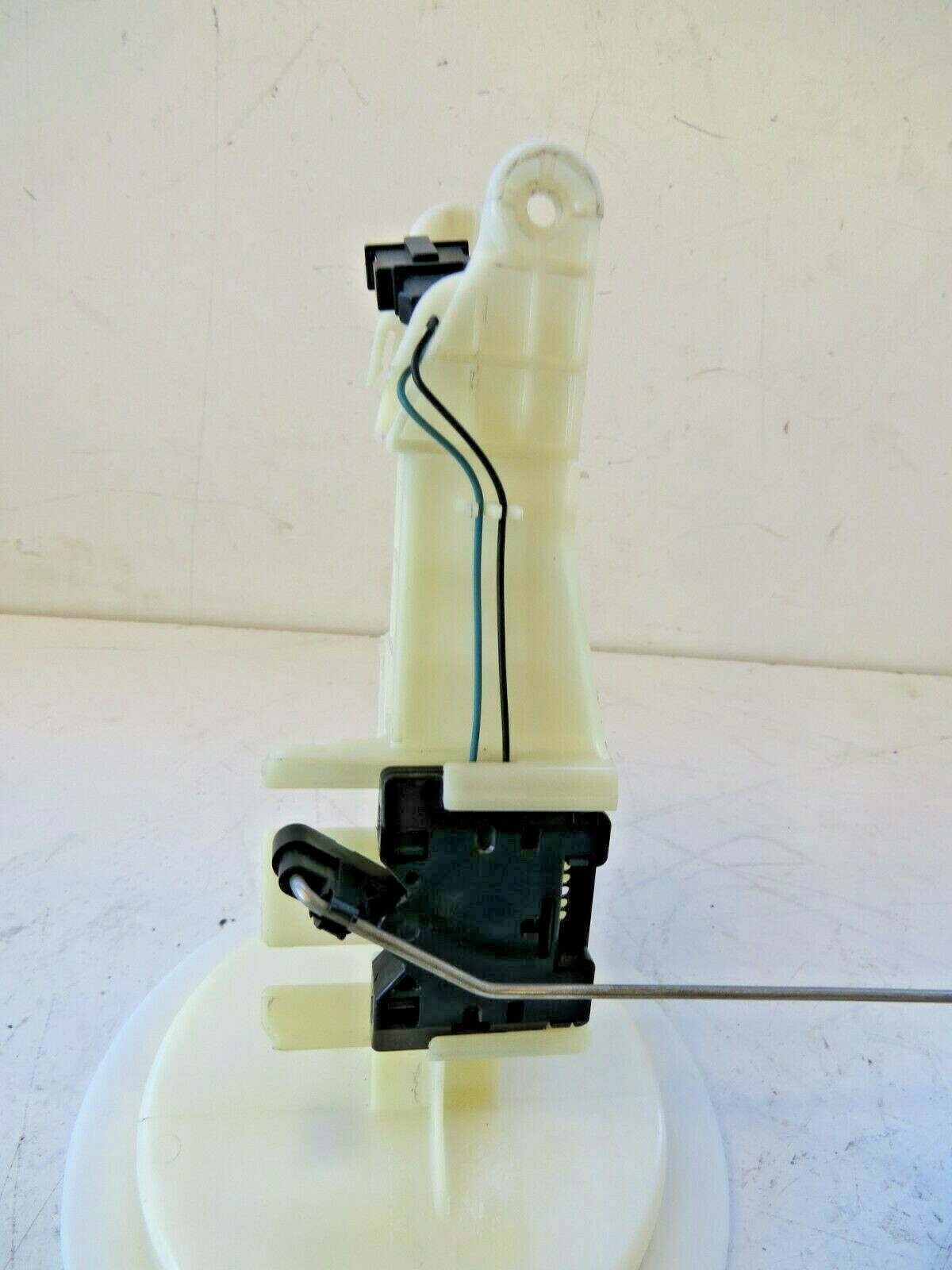 Audi A6 S6 2005-2011 OEM Electric Fuel Pump Assembly - Image 6