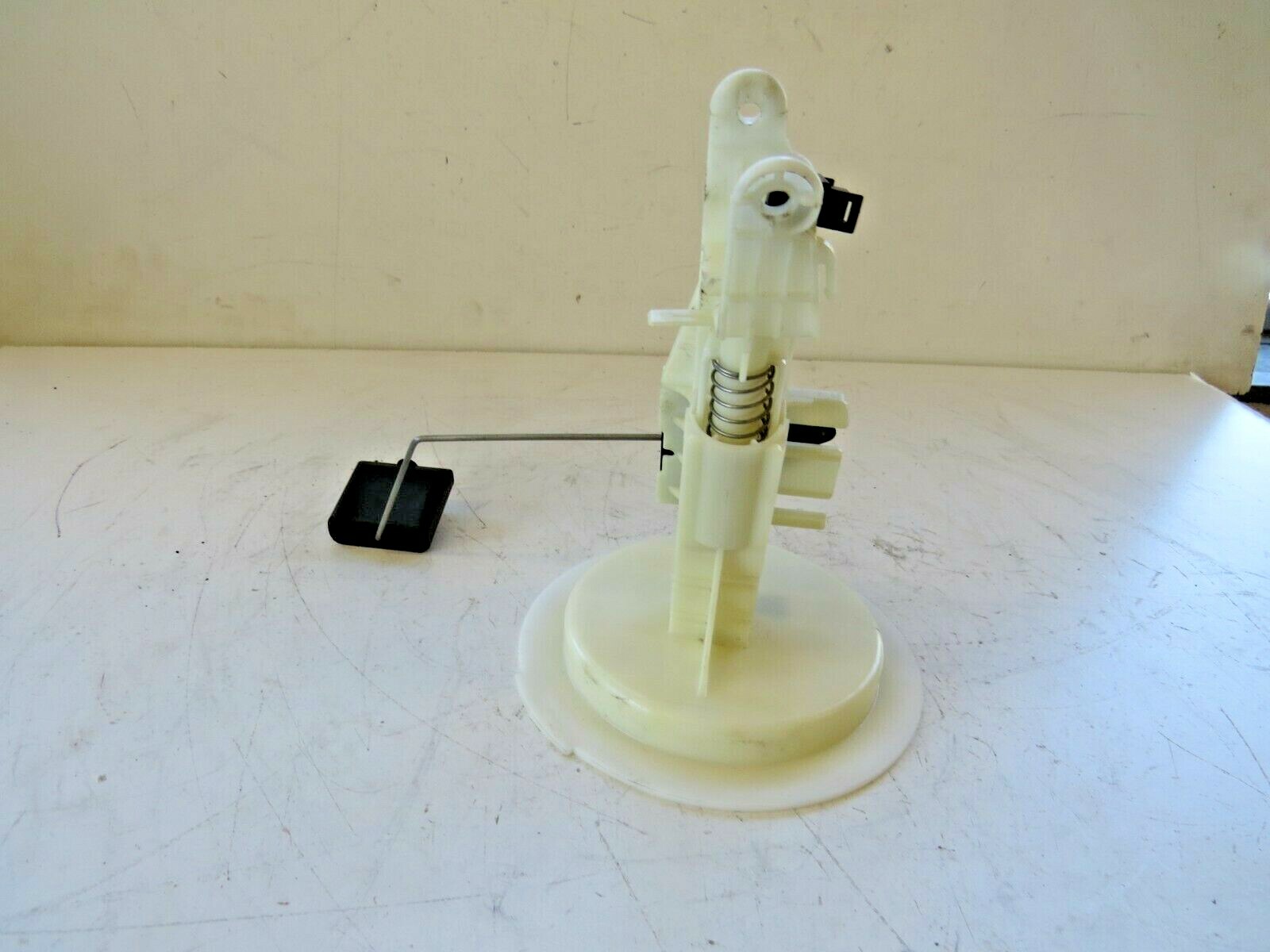 Audi A6 S6 2005-2011 OEM Electric Fuel Pump Assembly - Image 9