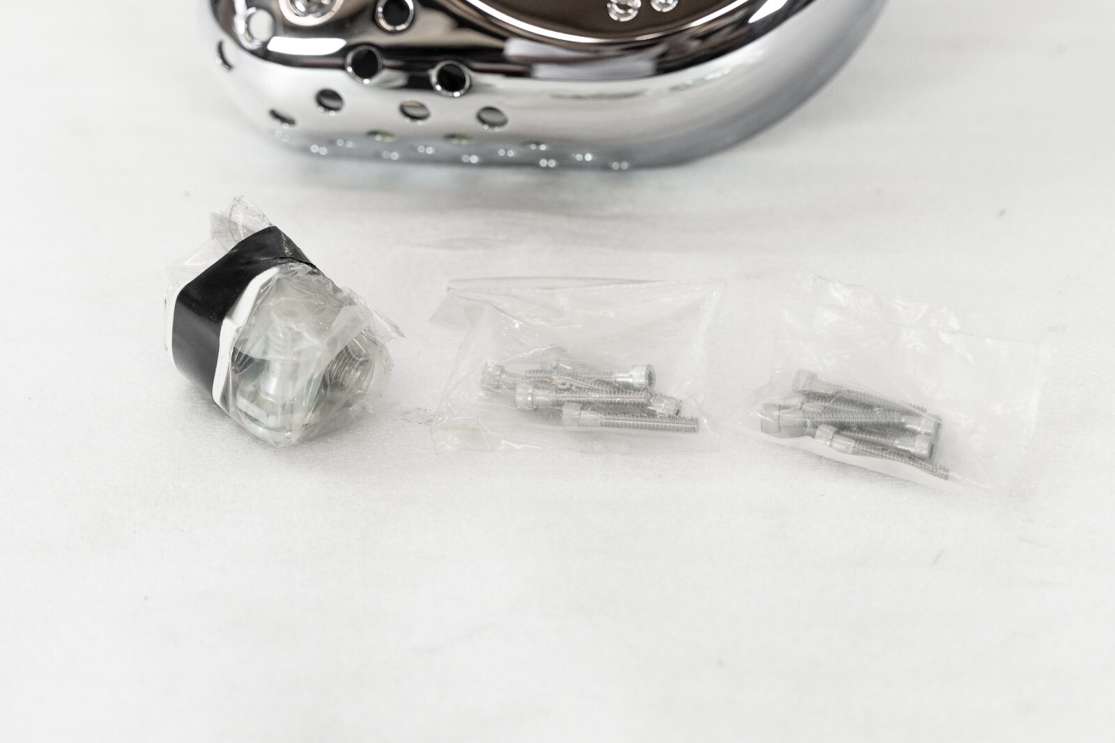 S&S Cycle Single Bore Tuned Induction System Chrome 1064967 - Image 2