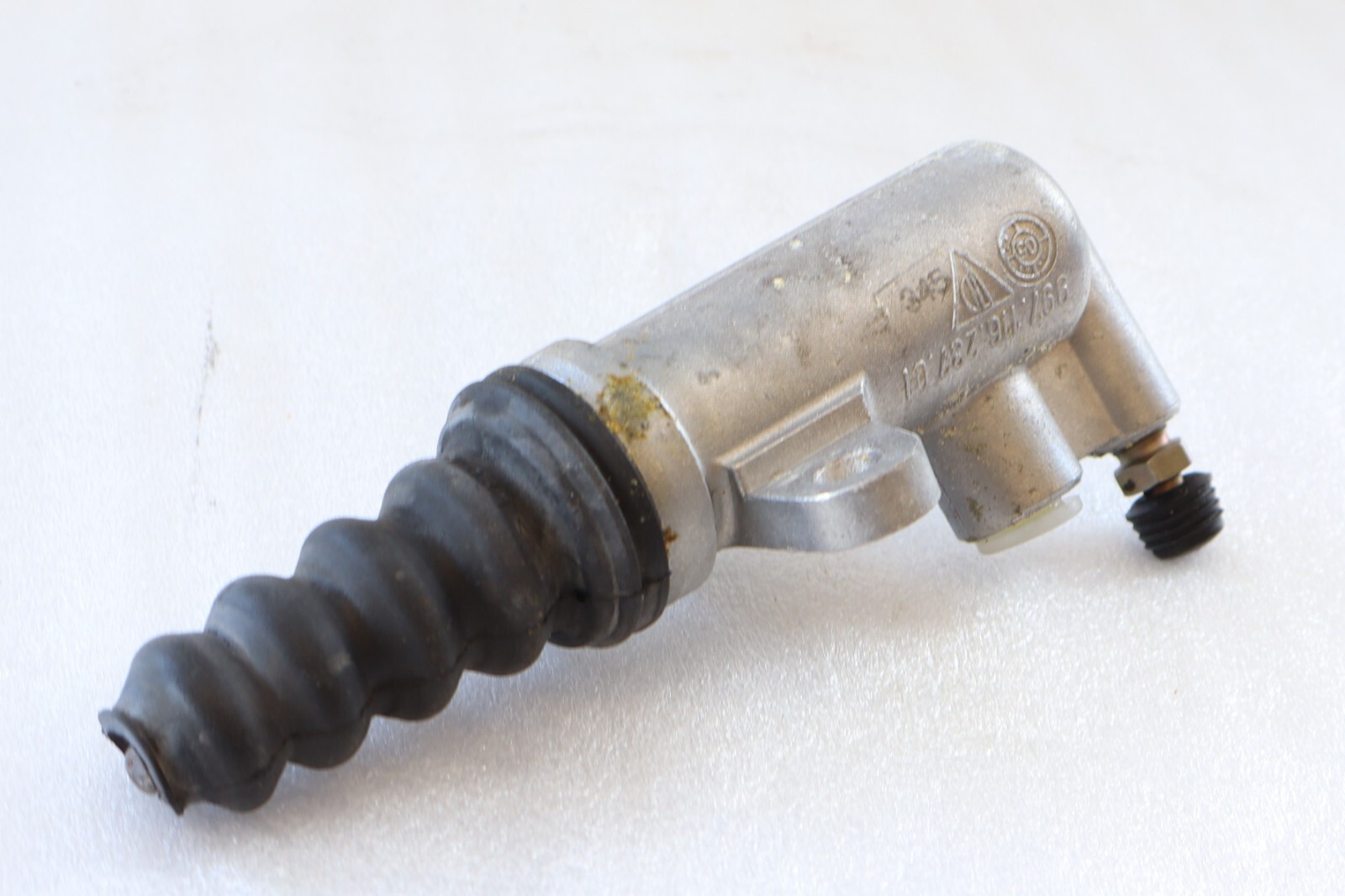 Porsche 911 996 997 1999-2008 OEM Clutch Slave Cylinder - Image 7