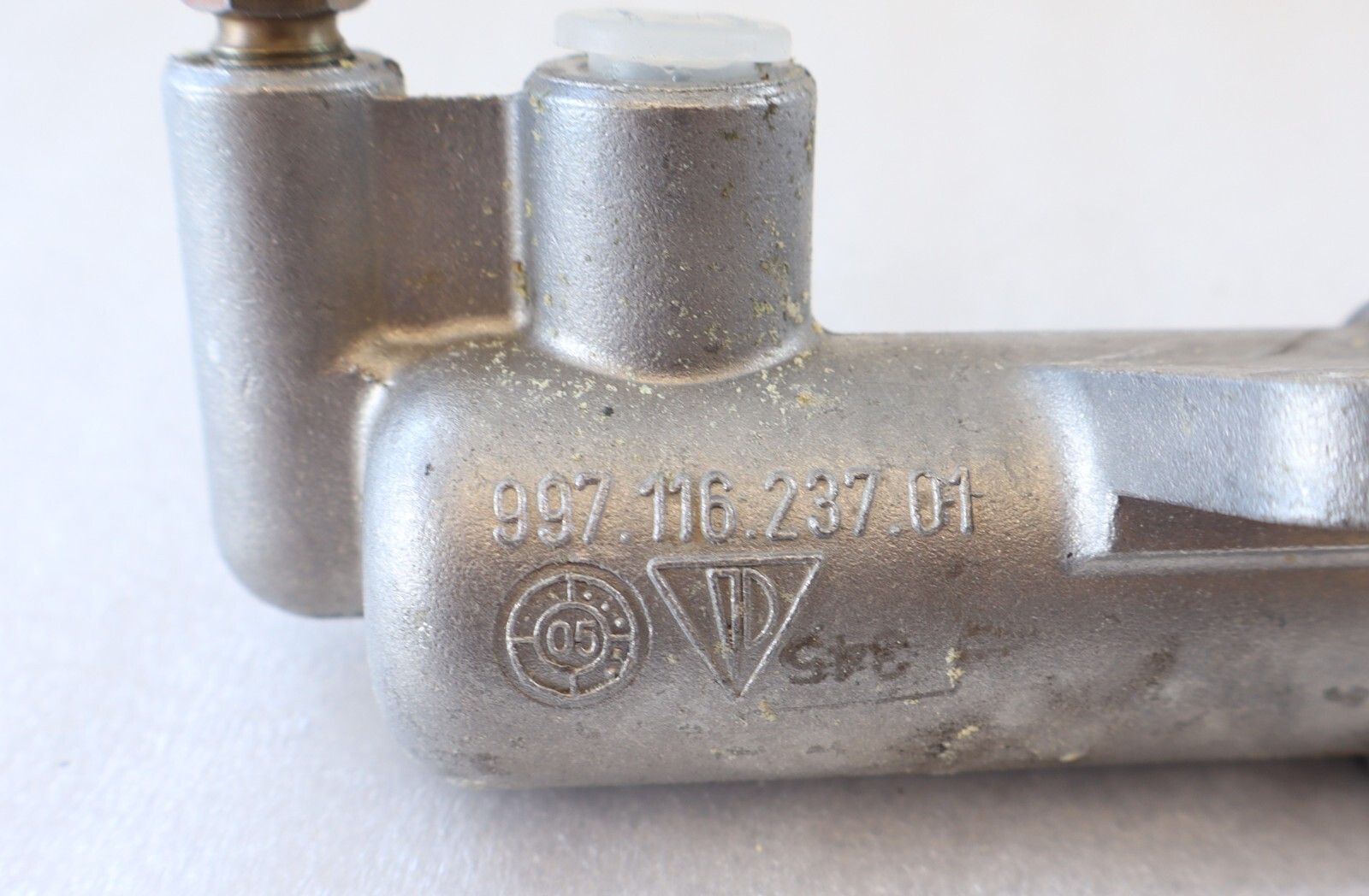 Porsche 911 996 997 1999-2008 OEM Clutch Slave Cylinder - Image 9