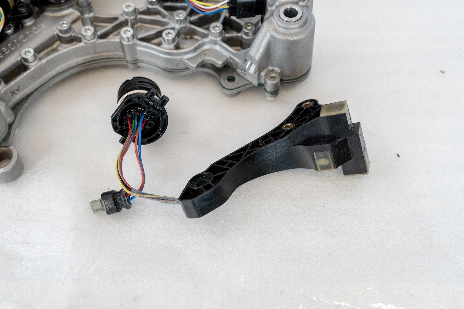 Mercedes SLS Ferrari OEM Transmission Gearbox Valve Body & Speed Sensor – Image 2
