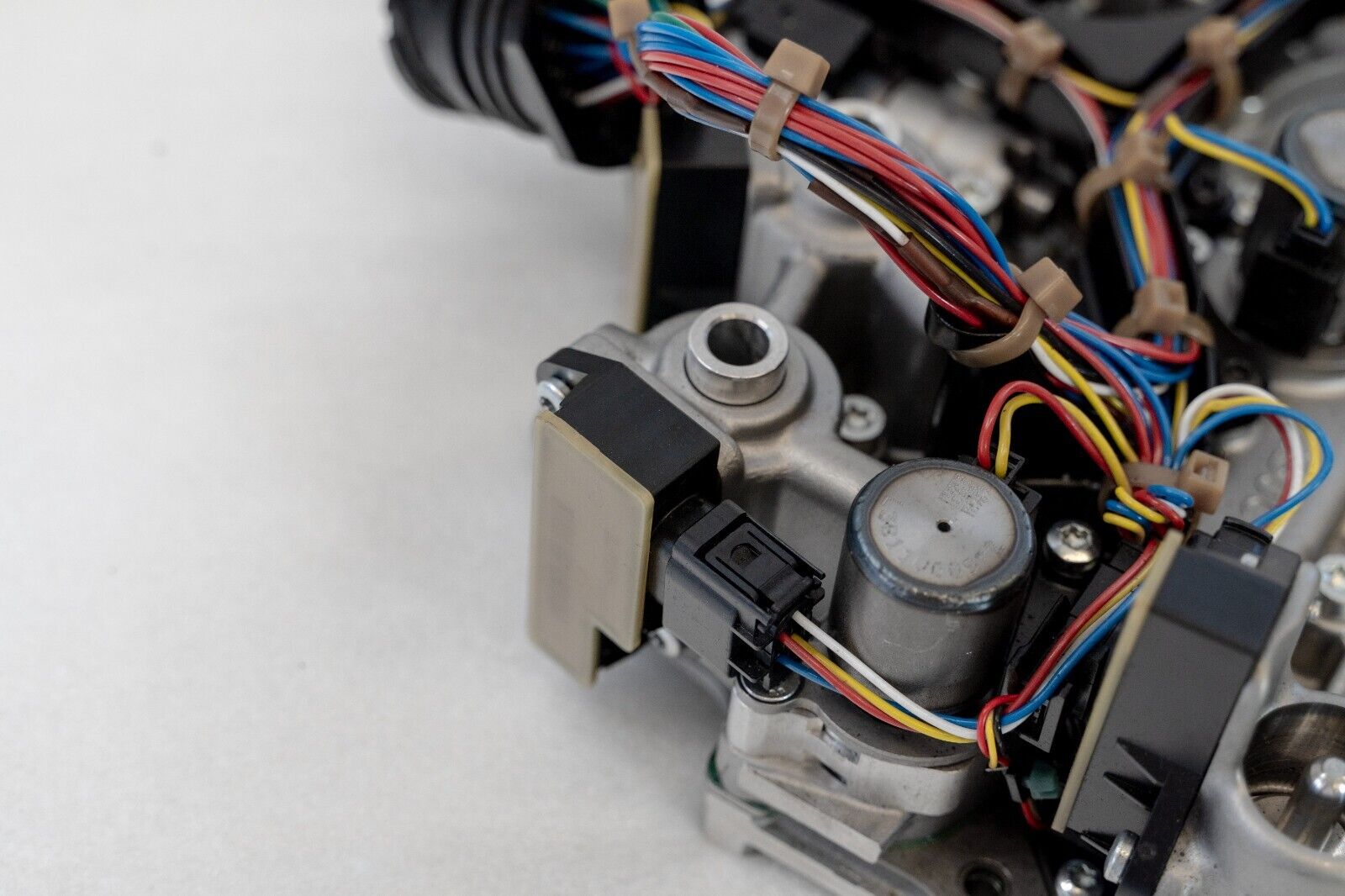 Mercedes SLS Ferrari OEM Transmission Gearbox Valve Body & Speed Sensor – Image 4