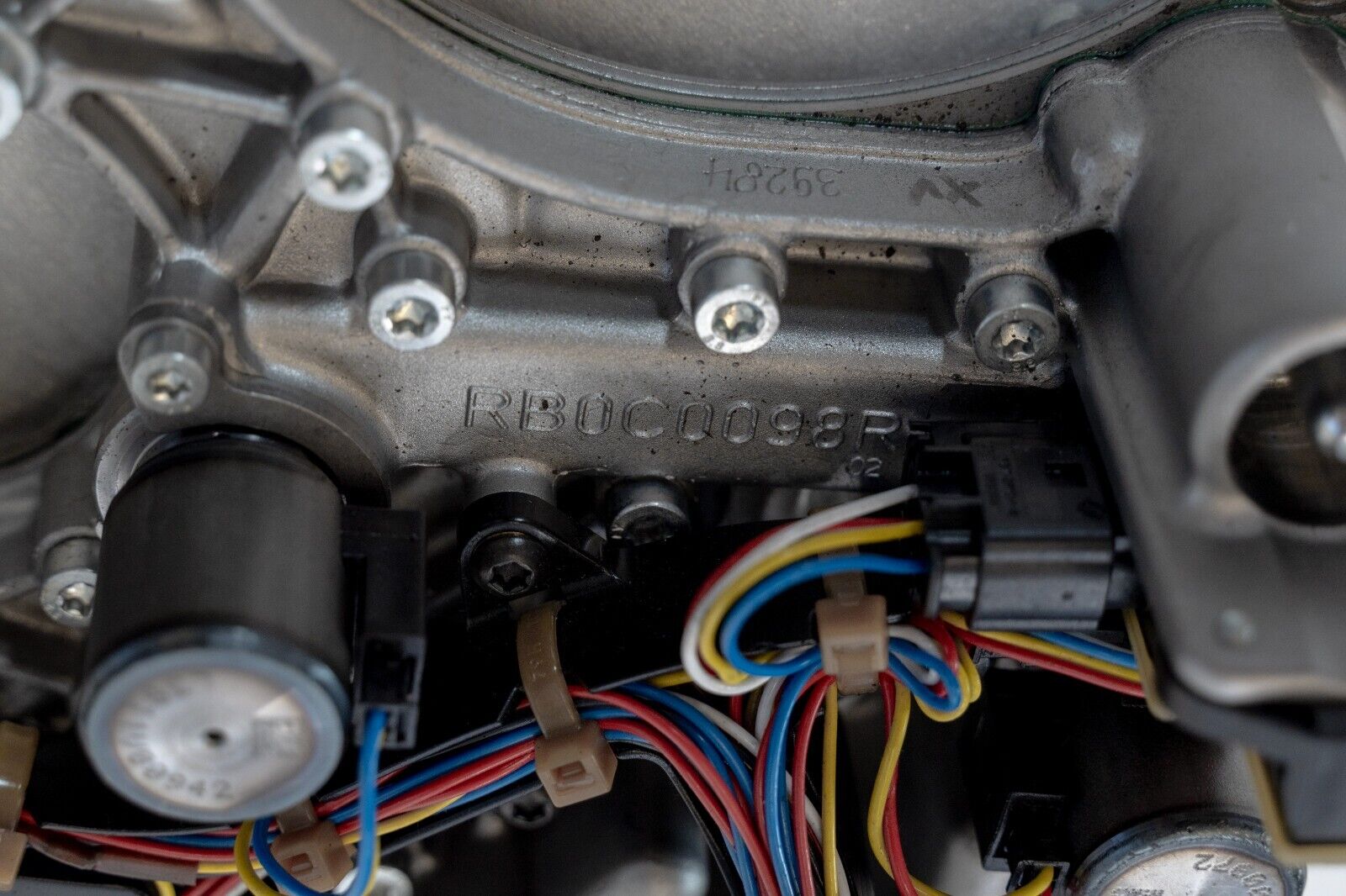 Mercedes SLS Ferrari OEM Transmission Gearbox Valve Body & Speed Sensor – Image 6