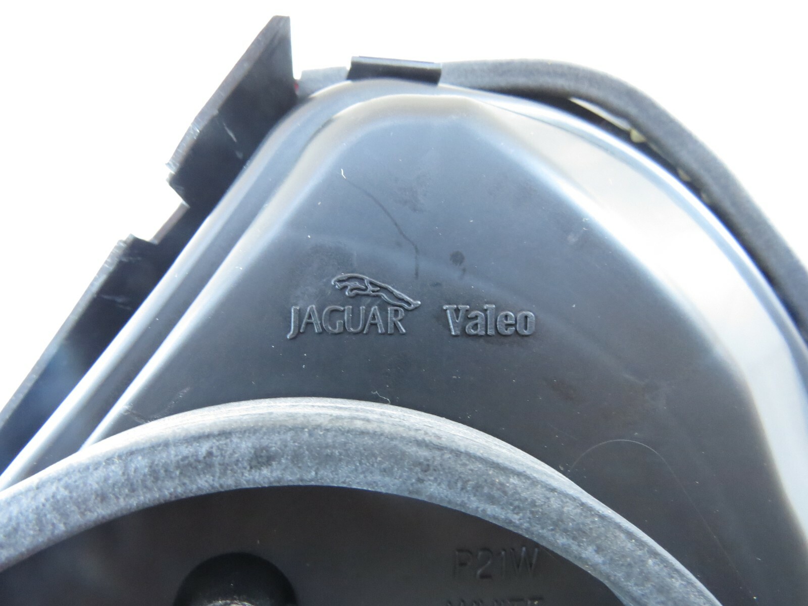 Jaguar Vanden Plas XJR XJ8 2004-2007 OEM Rear Left Tail Light Assembley - Image 5