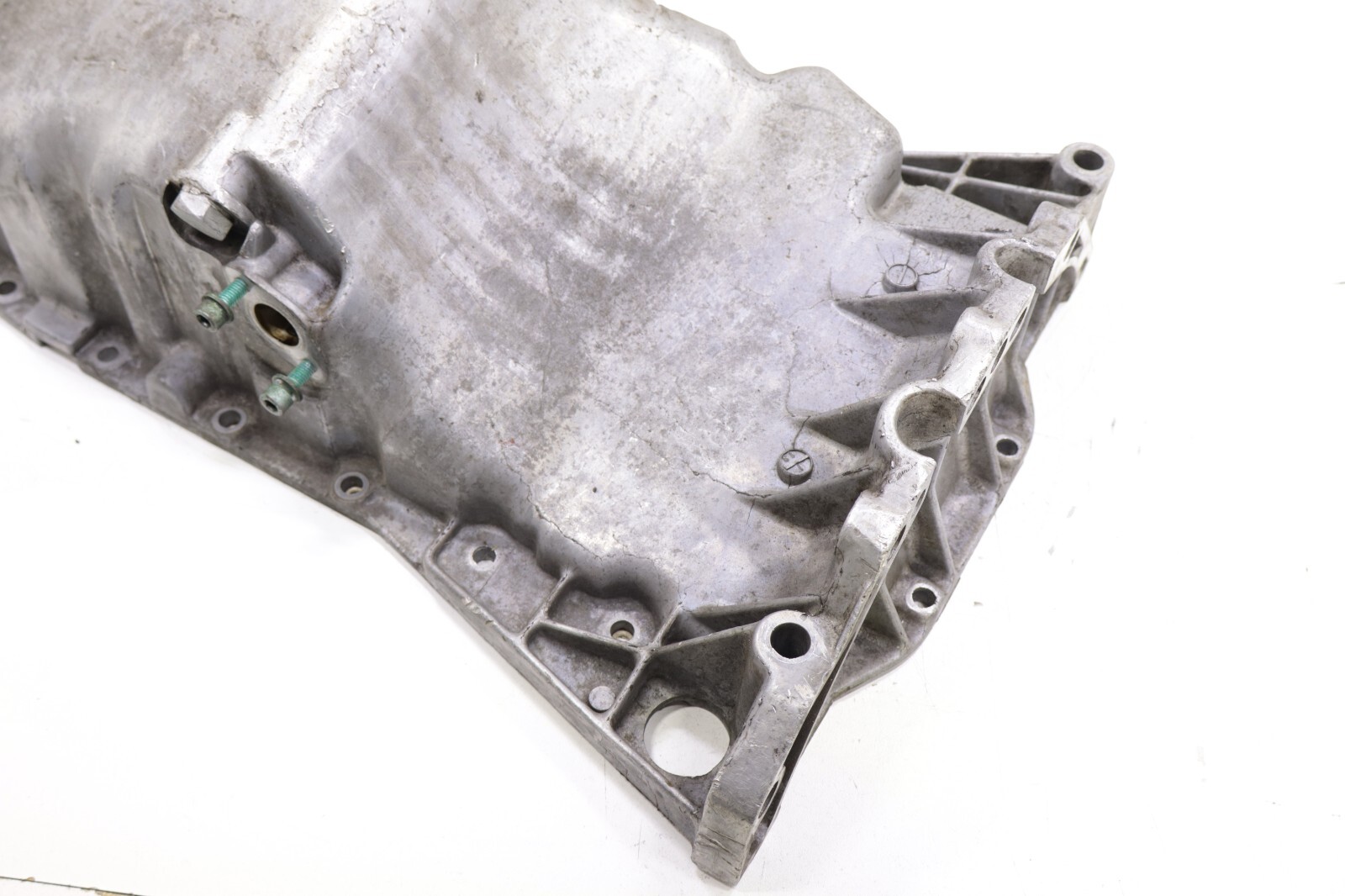Volkswagen Passat Audi A4 Quattro 2001-2005 OEM Engine Oil Pan – Image 4