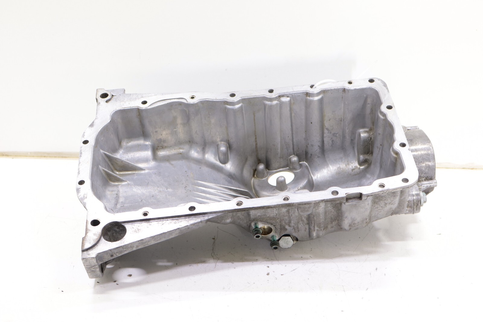 Volkswagen Passat Audi A4 Quattro 2001-2005 OEM Engine Oil Pan – Image 11