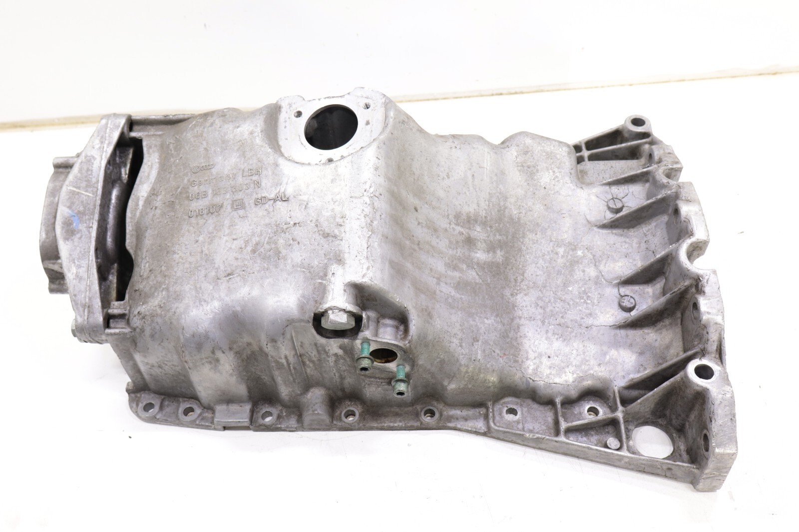 Volkswagen Passat Audi A4 Quattro 2001-2005 OEM Engine Oil Pan – Image 14