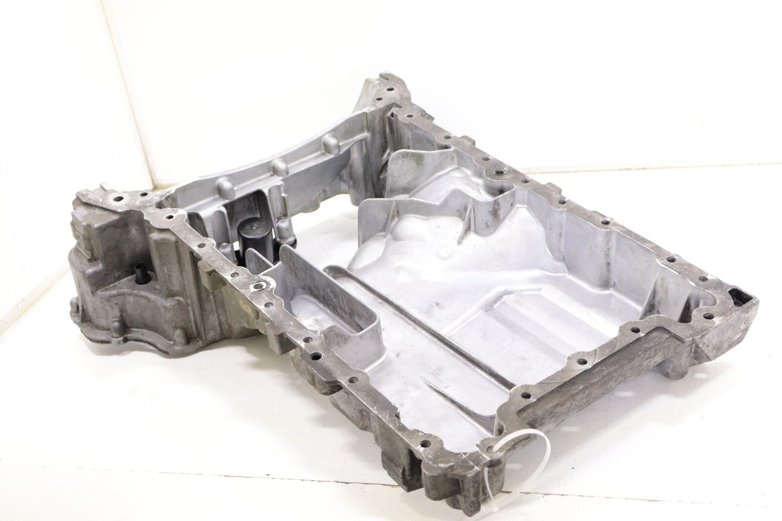 Mercedes GL350 GLS350d ML350 3.0L DIESEL 2012-2017 OEM Engine Oil Pan Upper – Image 3