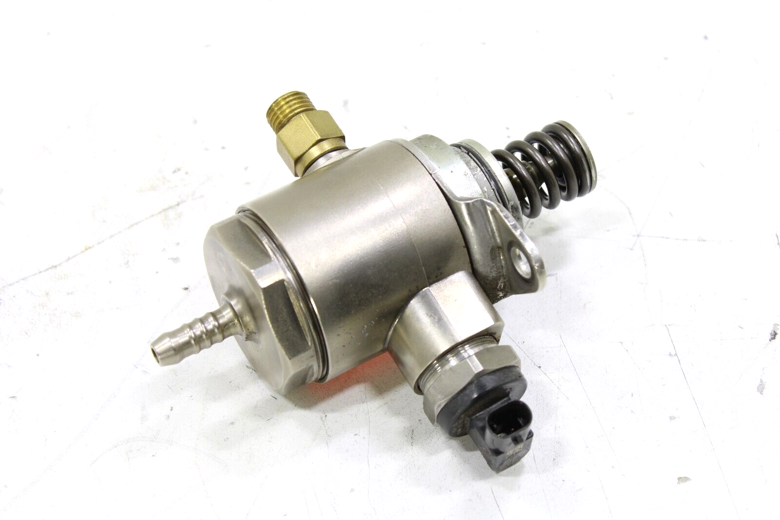 Audi A4 A5 A6 allroad Q5 S4 TT 2009-2017 OEM HPFP High Pressure Fuel Pump – Image 3
