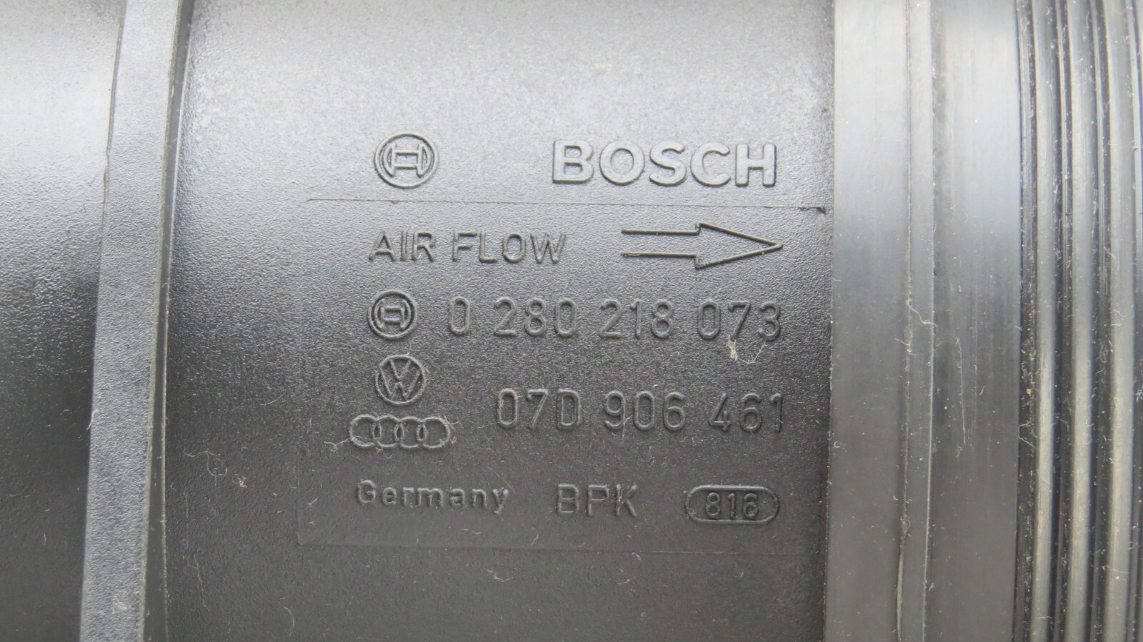 Volkswagen Passat R32 Touareg Audi A3 TT 2002-2009 OEM Mass Air Flow Sensor - Image 2