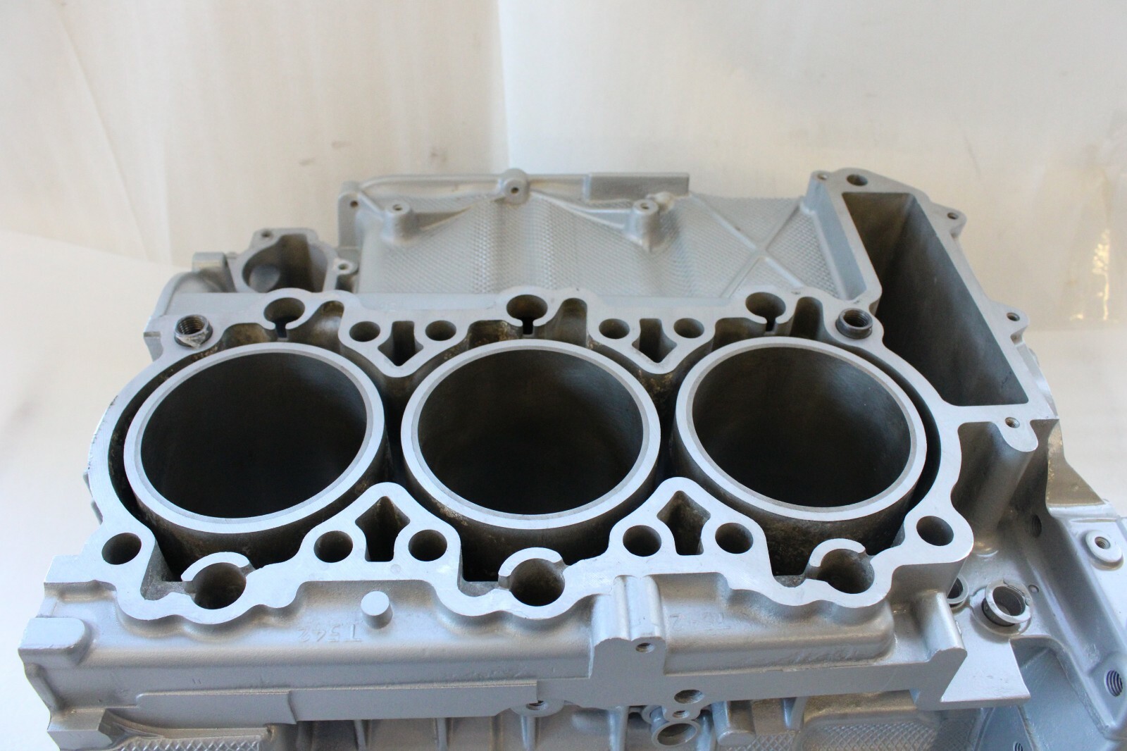 Porsche 911 996 3.4L H6 1999 2000 2001 OEM Right Side & Left Side Engine Block - Image 7
