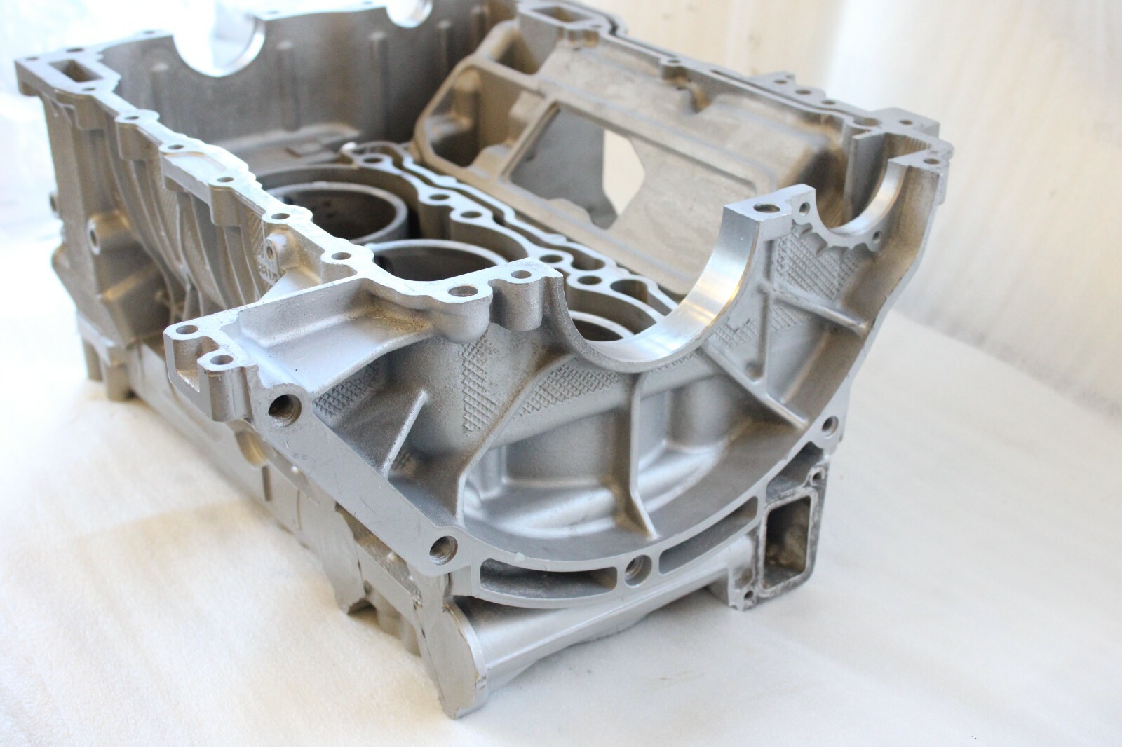 Porsche 911 996 3.4L H6 1999 2000 2001 OEM Right Side & Left Side Engine Block - Image 8