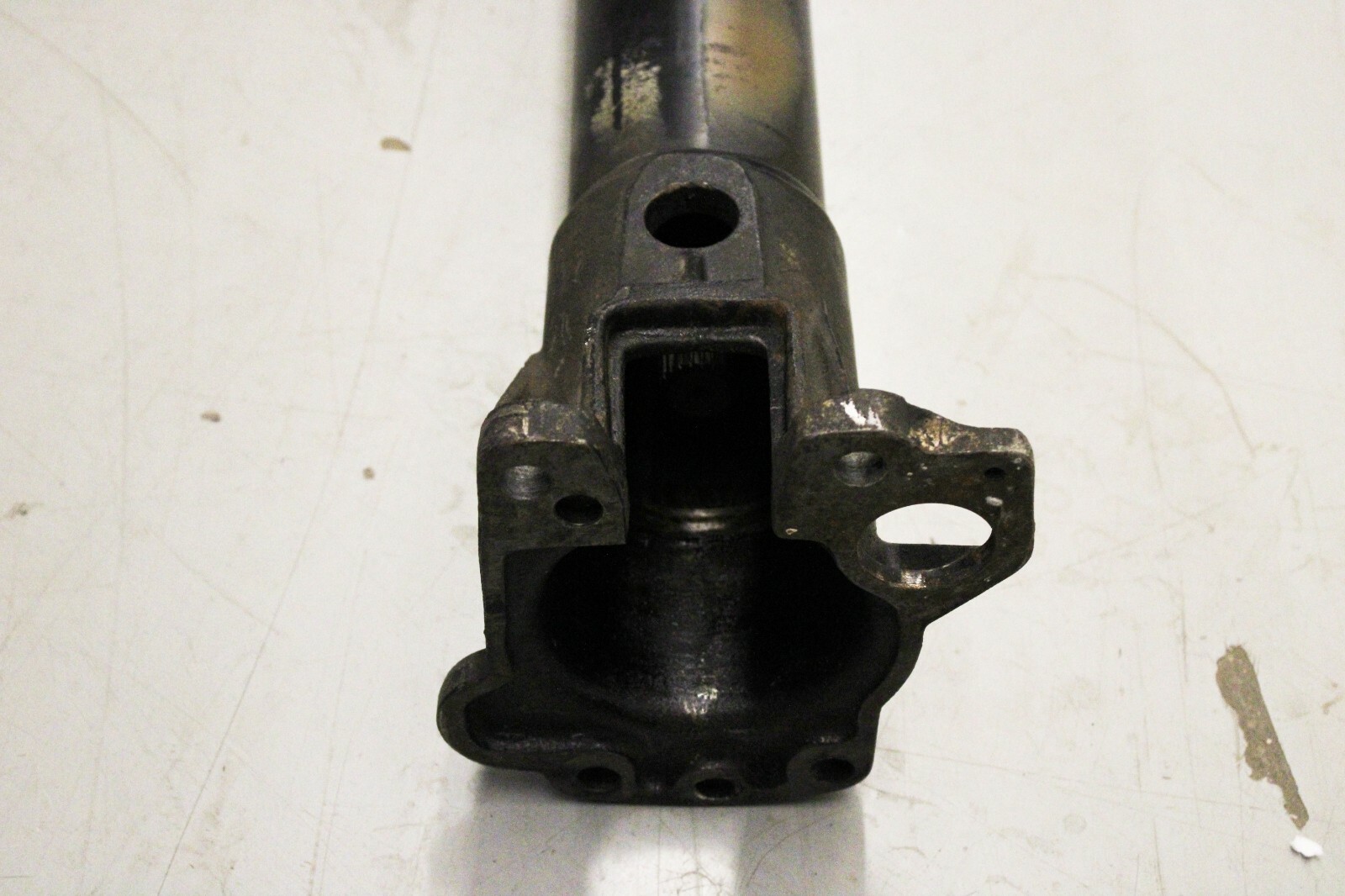 Porsche 911 964 1989-1994 OEM Driveshaft Propeller Shaft Torque Tube – Image 4