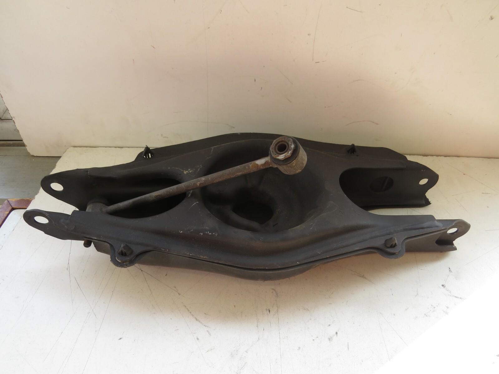 Mercedes-Benz C250 2008-2018 OEM Left Lower Control Arm (With Cover) 2043503506 - Image 4
