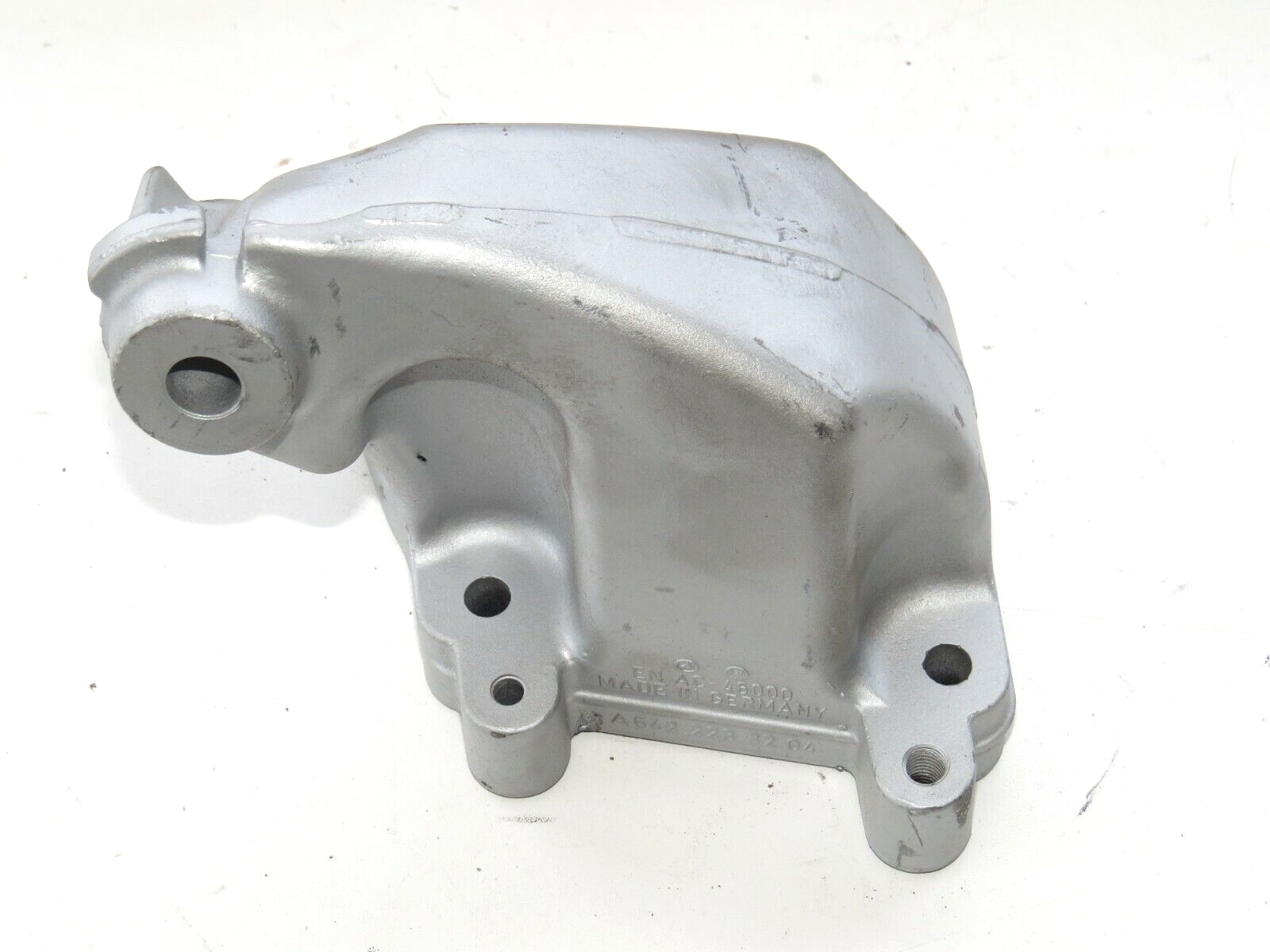 Mercedes GL320 ML320 ML350 R320 R350 2007-2012 OEM Engine Mount Bracket RH Side - Image 2