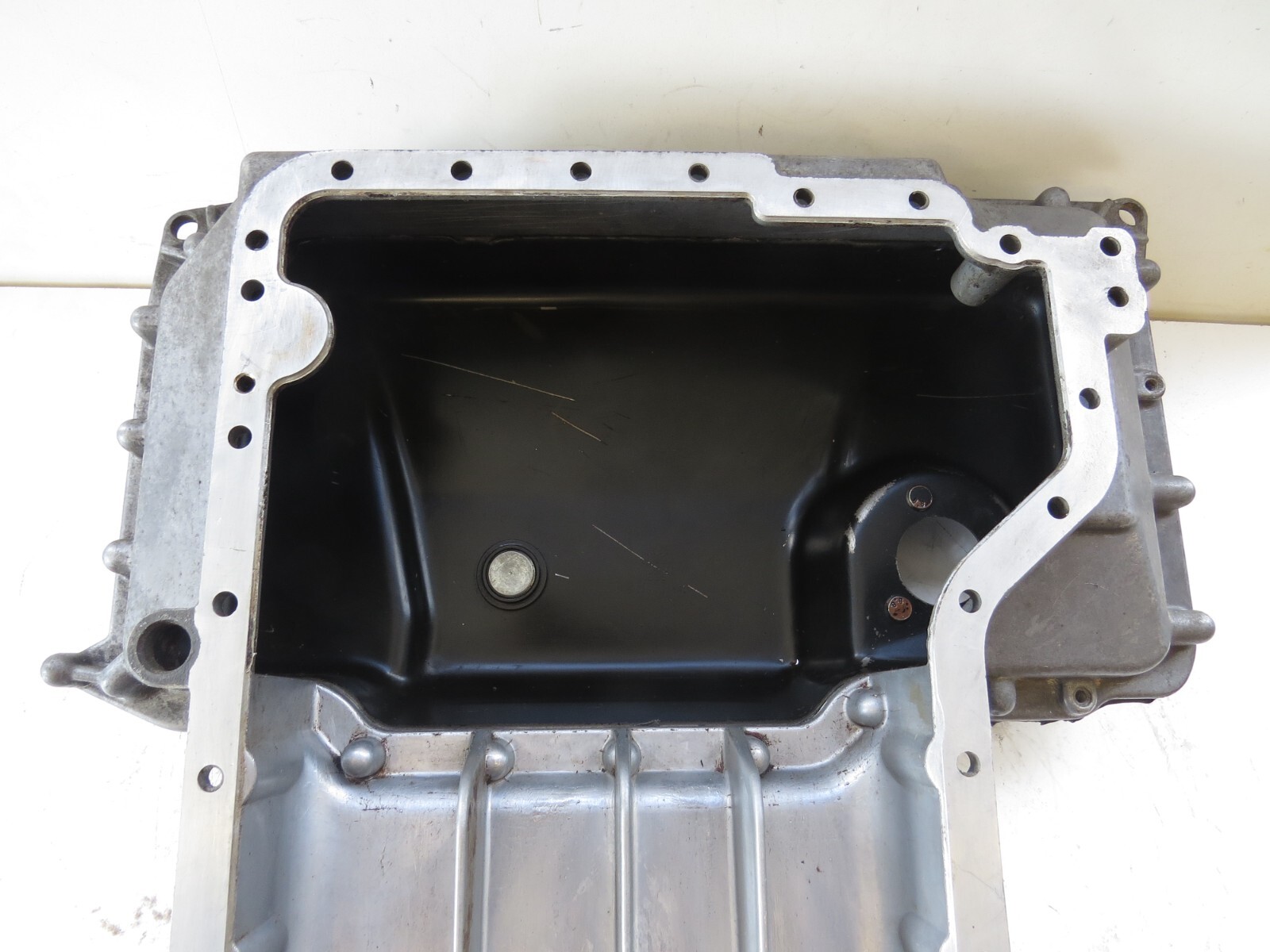 Audi Volkswagen 4.2L 2004-2006 OEM Engine Oil Pan Upper & Oil Pan Lower - Image 11