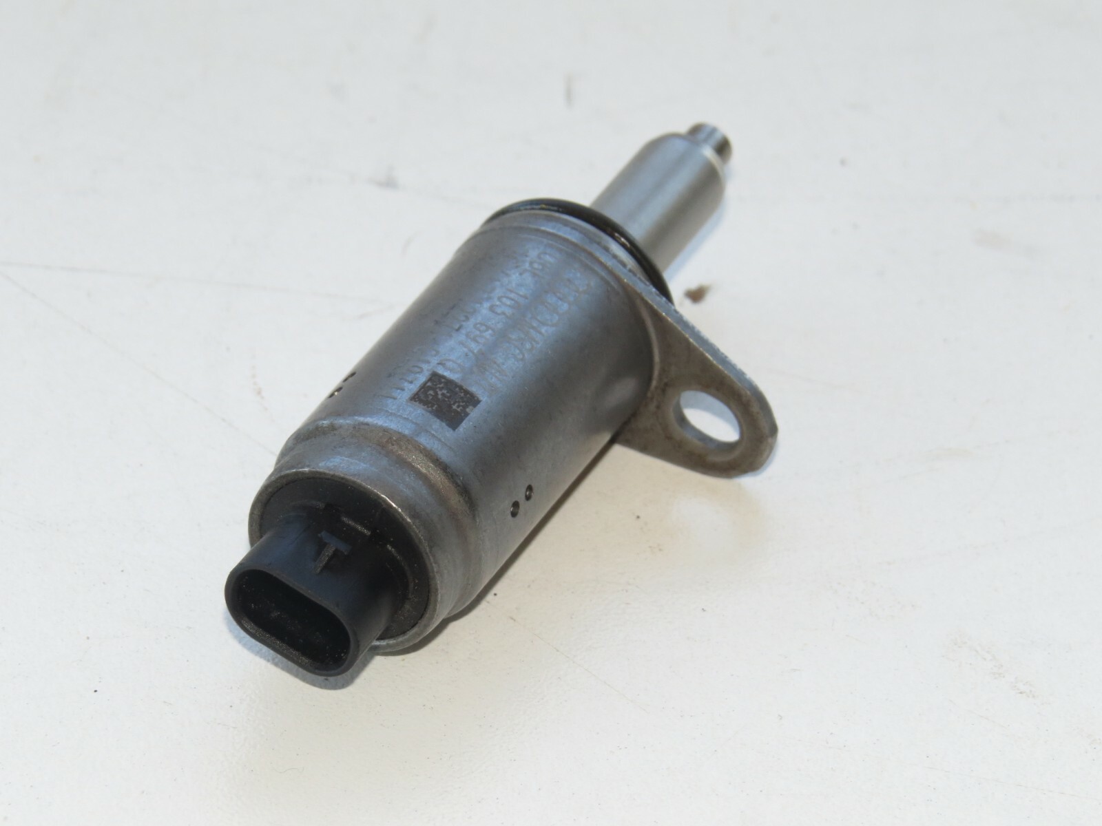 Audi A3 A4 VW Passat Tiguan 2015-2021 OEM CAM Valve Camshaft Adjustment Solenoid - Image 3