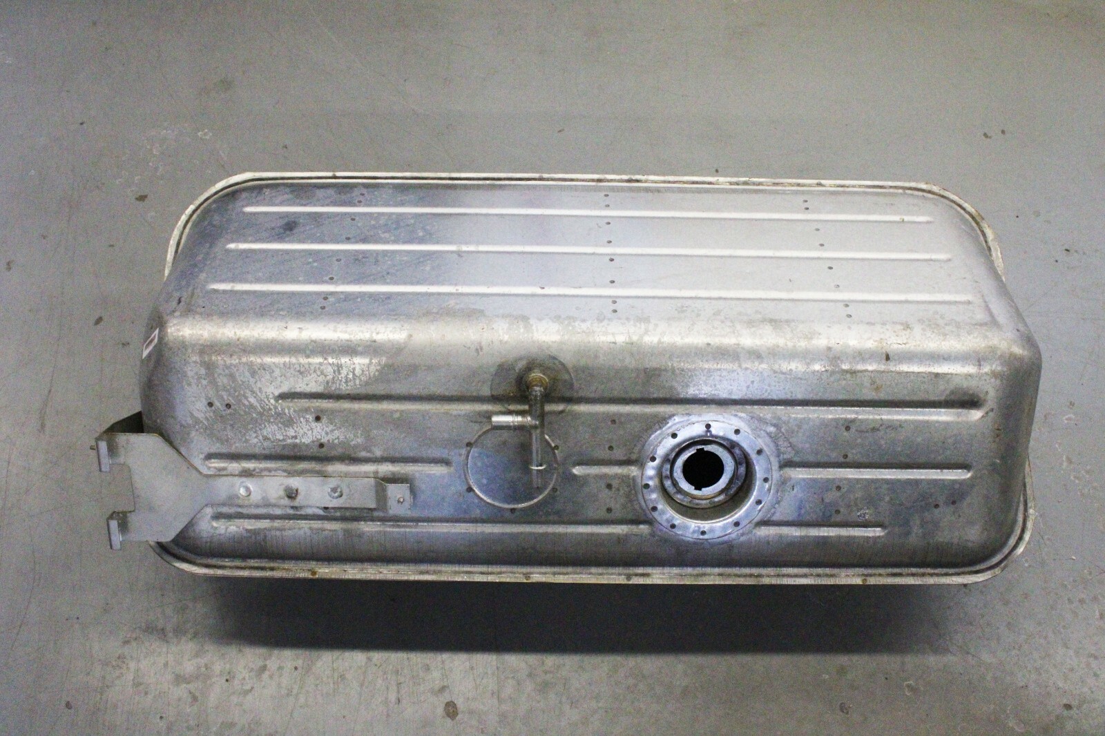 Bentley Mulsanne OEM Fuel Tank 2010 2011 2012 2013 2014 2015 2016 2017 2018-2020 – Image 2