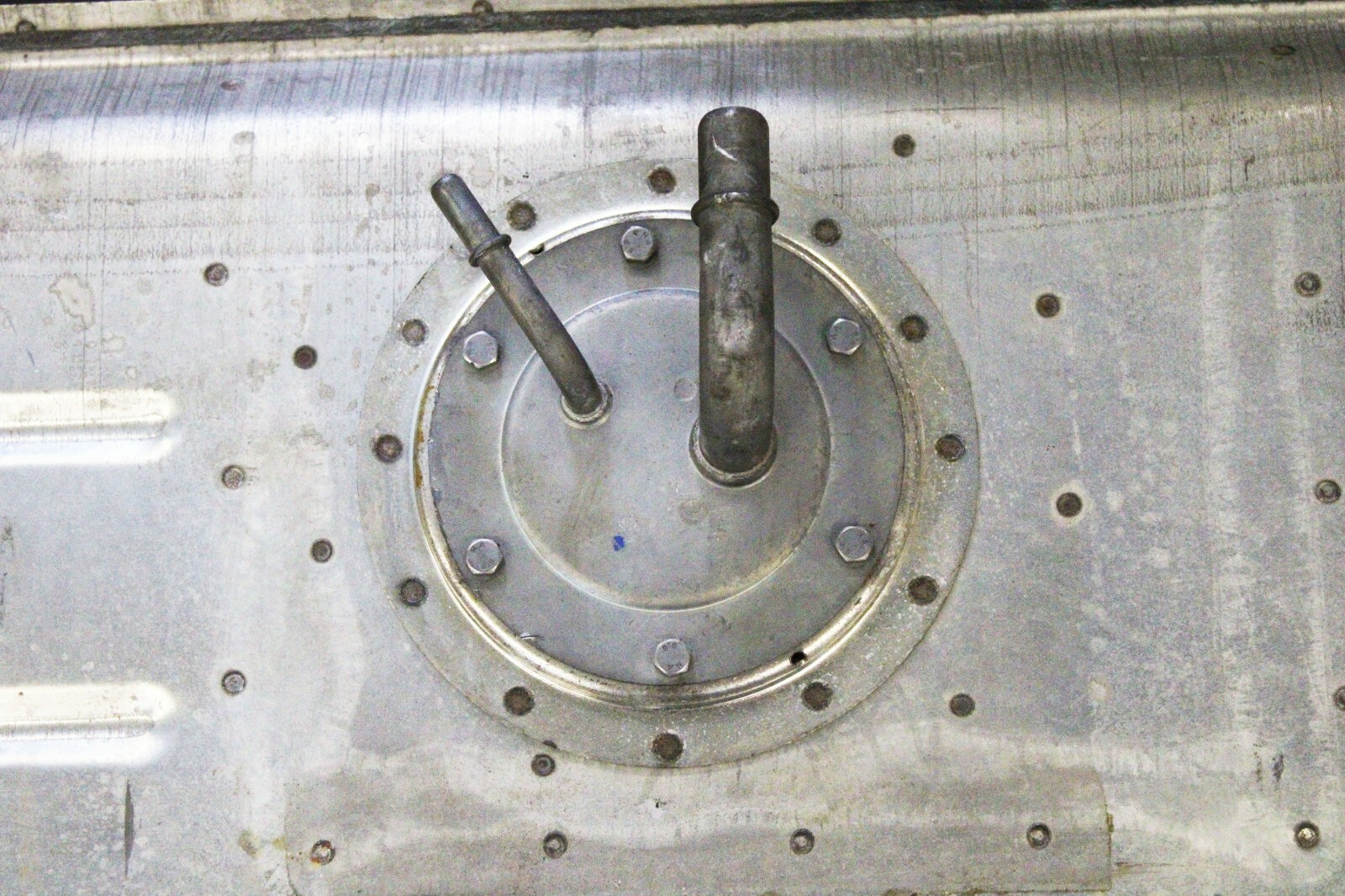 Bentley Mulsanne OEM Fuel Tank 2010 2011 2012 2013 2014 2015 2016 2017 2018-2020 – Image 9