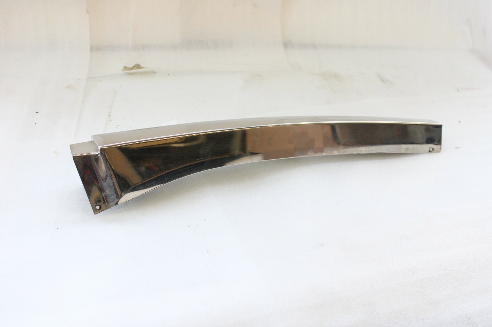 Rolls-Royce Bentley 1984 1985 1986 1987 1988 1989 OEM Finisher BC Post Right
