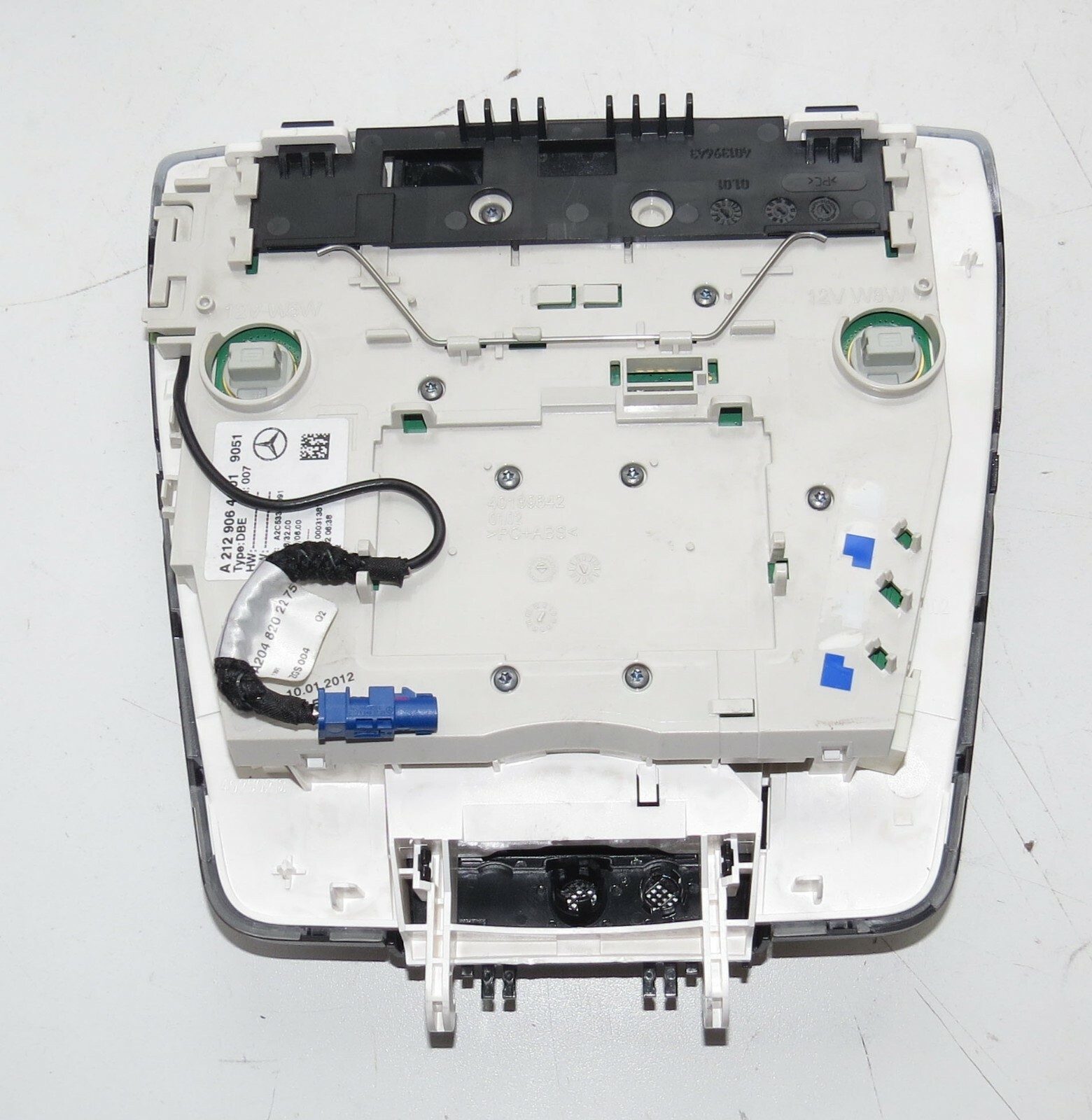 Mercedes E250 E350 E550 E63 AMG W212 2010-2015 OEM Dome Lamp Unit Light Switch – Image 3