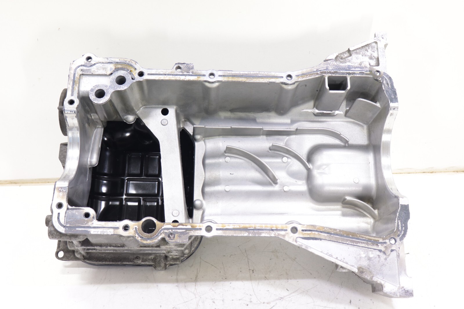 Nissan Infiniti 3.5L V6 2007-2023 OEM Engine Oil Pan Upper & Lower - Image 2
