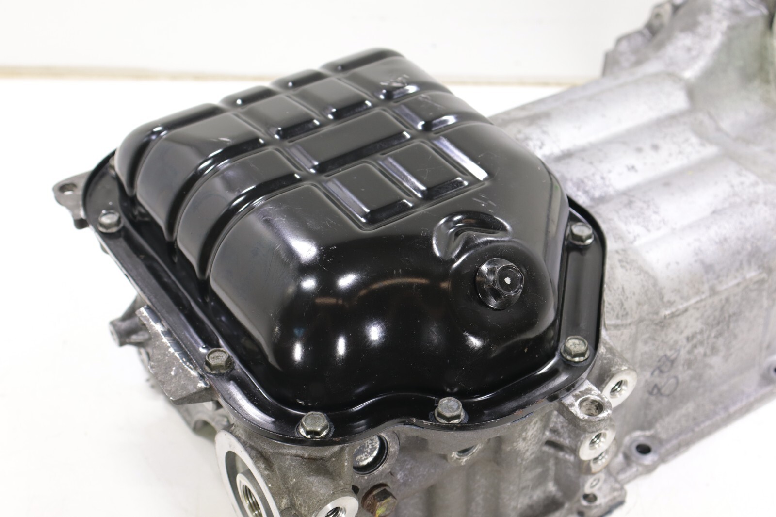 Nissan Infiniti 3.5L V6 2007-2023 OEM Engine Oil Pan Upper & Lower - Image 9