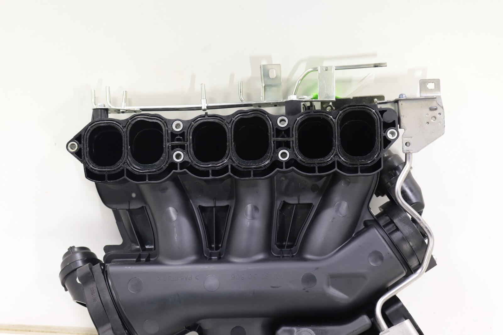 Nissan Infiniti 3.5L V6 2007-2023 OEM Engine Intake Manifold Upper - Image 10