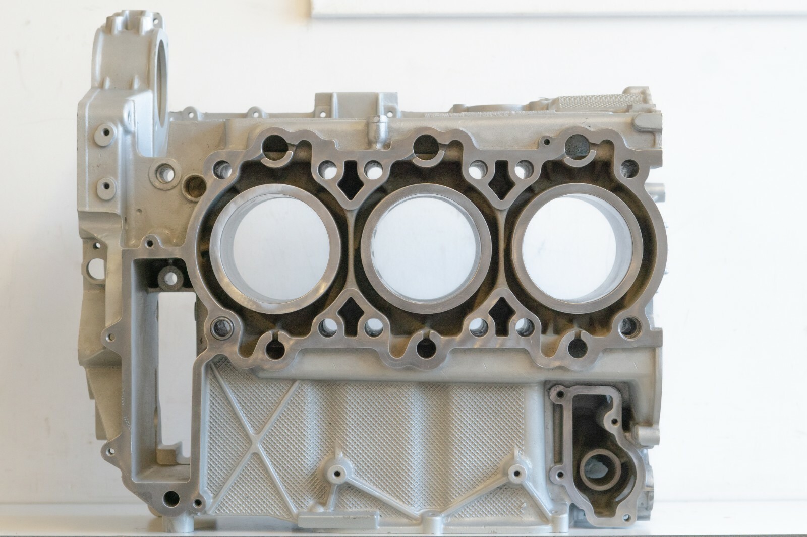Porsche Boxster H6 2.7L 2000 - 2004 OEM Engine Block Right Cylinder 1-3 – Image 4