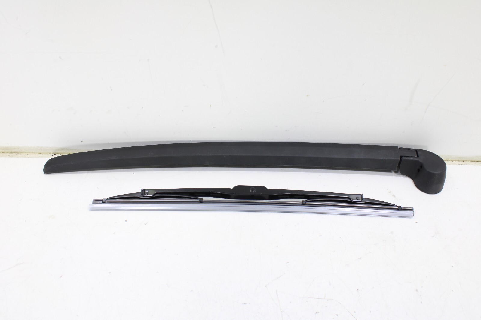 Audi A6 S6 2005-2011 NEW Rear Windshield Wiper Arm w/ Blade 4F9955407