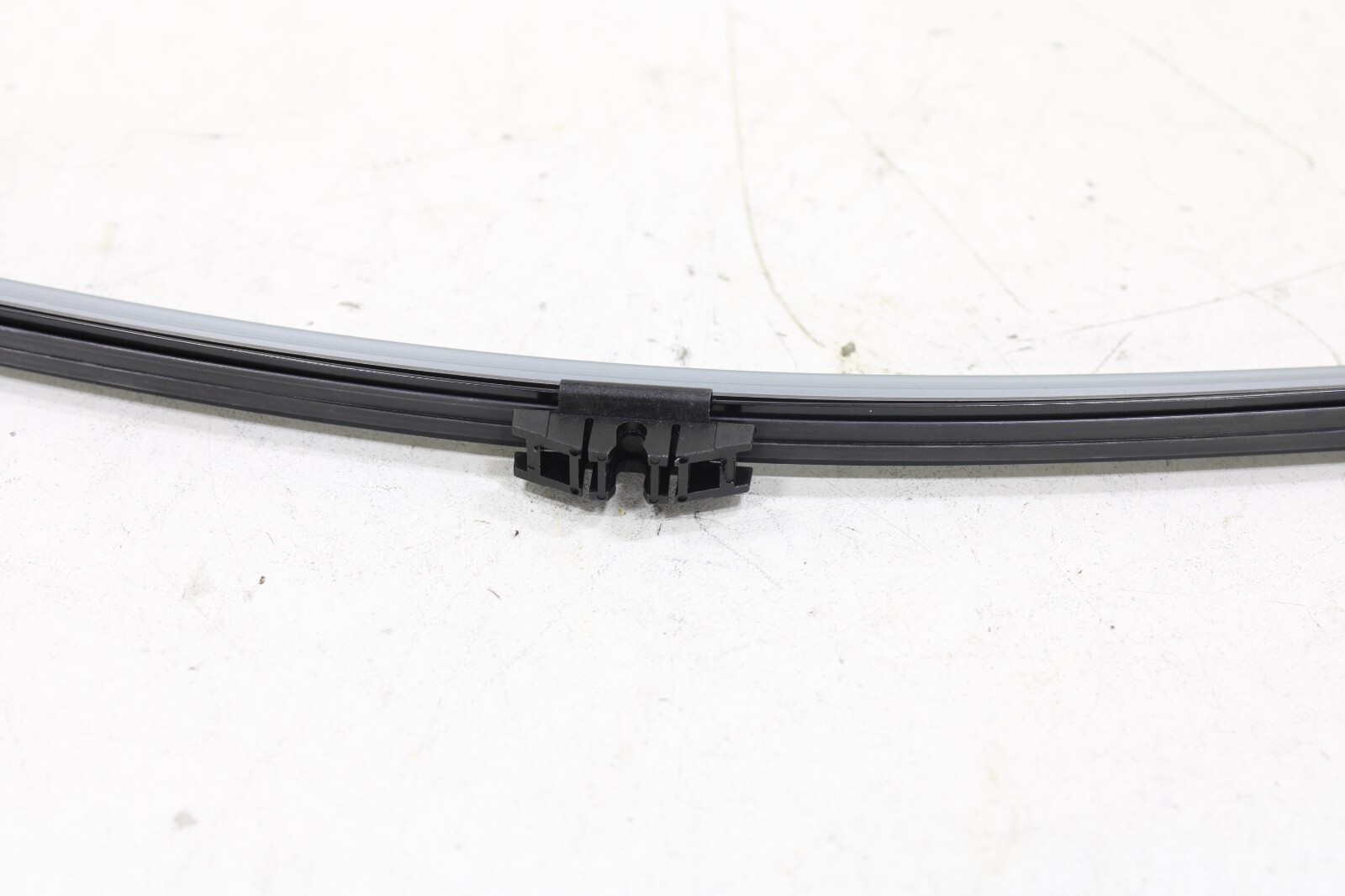 BMW 530xi 535i 535xi 2006-2010 OEM NEW Rear Windshield Wiper Arm w/ Blade - Image 3