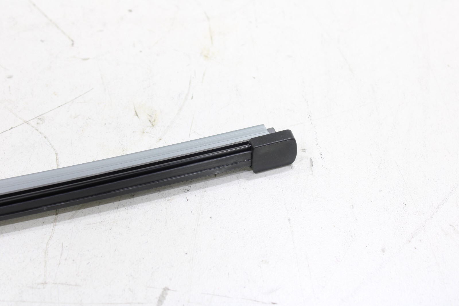 BMW 530xi 535i 535xi 2006-2010 OEM NEW Rear Windshield Wiper Arm w/ Blade - Image 4