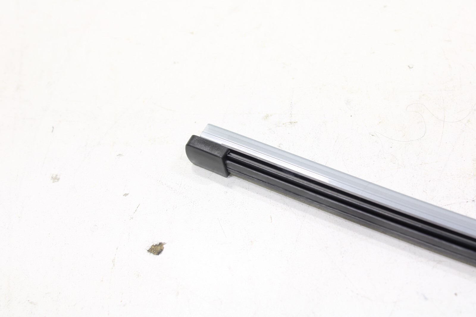 BMW 530xi 535i 535xi 2006-2010 OEM NEW Rear Windshield Wiper Arm w/ Blade - Image 5