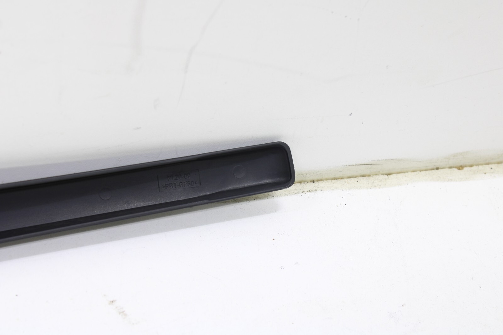 BMW 530xi 535i 535xi 2006-2010 OEM NEW Rear Windshield Wiper Arm w/ Blade - Image 9