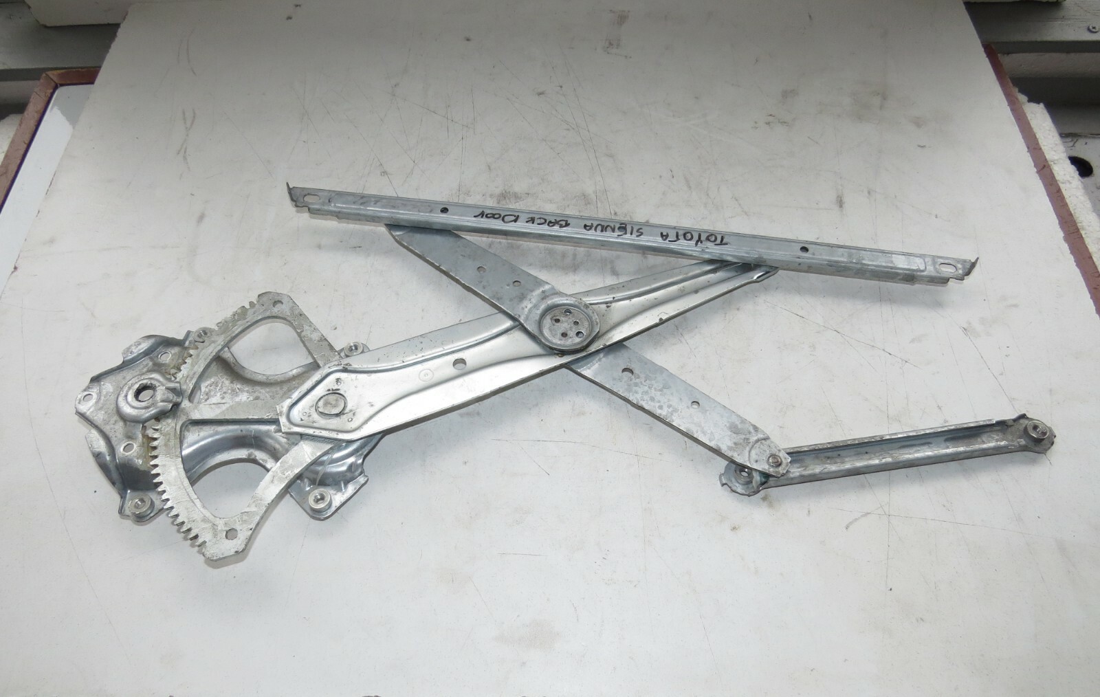Toyota Sienna 2016 2017 2018 2019 2020 OEM Window Regulator Rear Left - Image 6