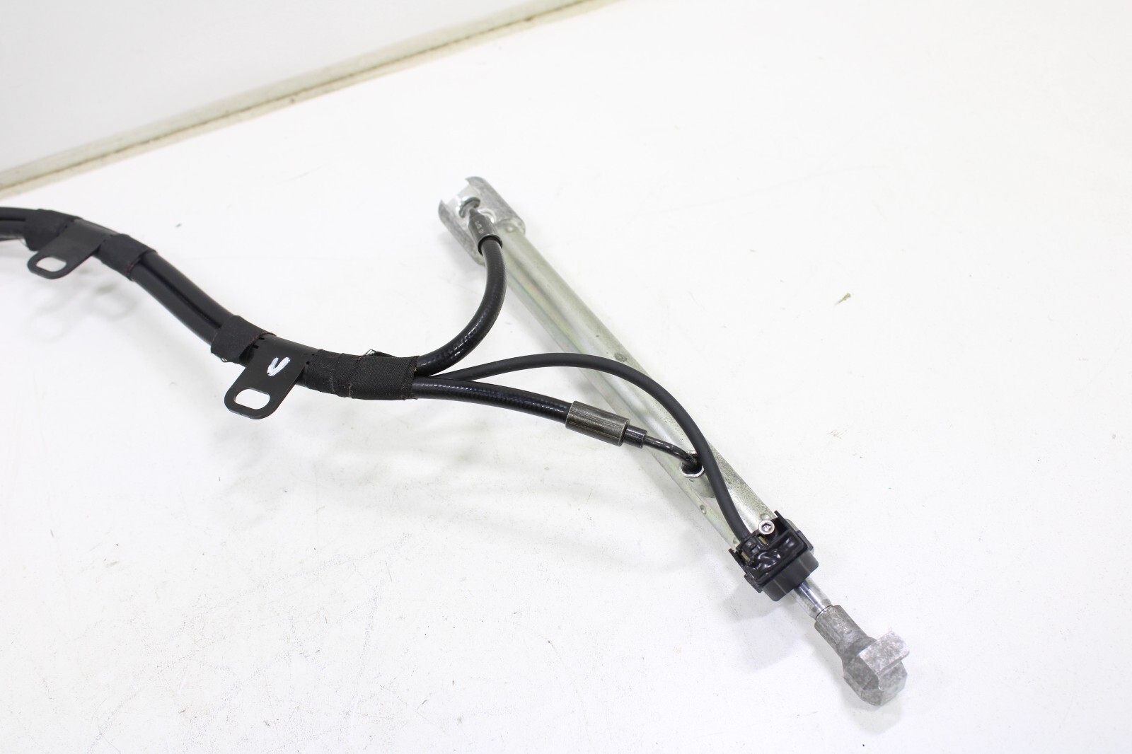 Mercedes W221 2007-2013 OEM Trunk Lid Locking Hydraulic Pull Down Pump - Image 4