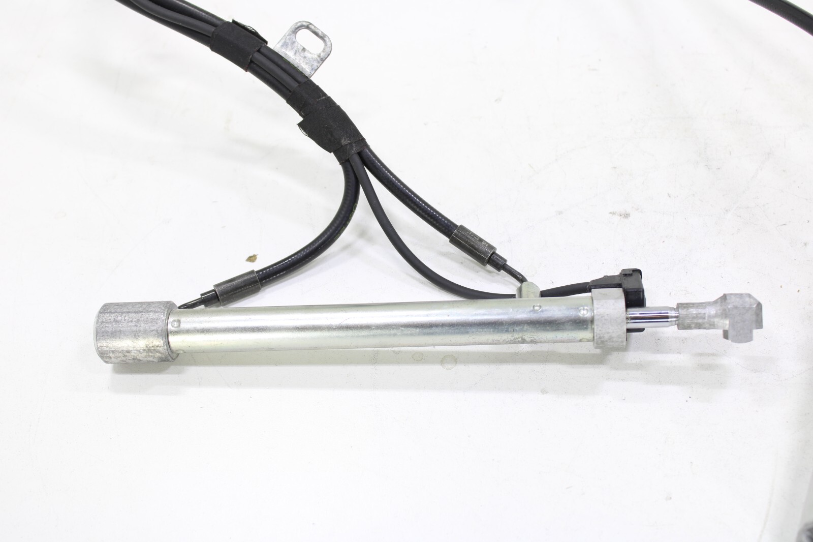 Mercedes W221 2007-2013 OEM Trunk Lid Locking Hydraulic Pull Down Pump - Image 9