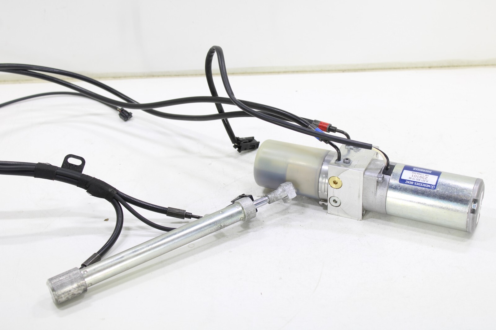 Mercedes W221 2007-2013 OEM Trunk Lid Locking Hydraulic Pull Down Pump - Image 12