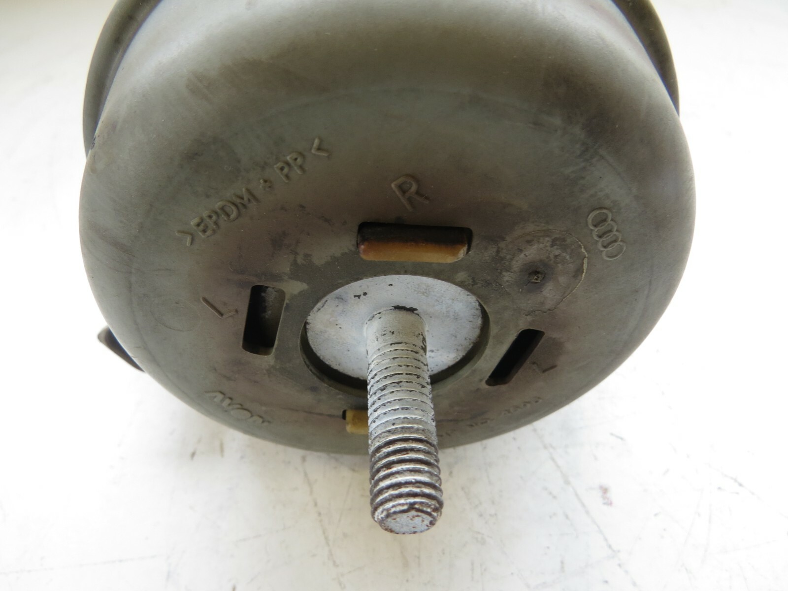 Audi A6 Quattro 2005-2011 OEM Engine Mount Right (Passenger Side) - Image 6