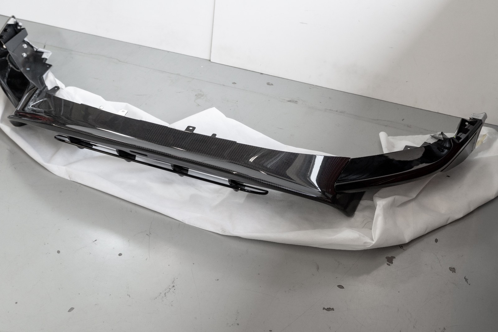 Aston Martin DBX 707 Rear Diffuser Panel Carbon Fiber 2022-2024 Genuine Original - Image 3