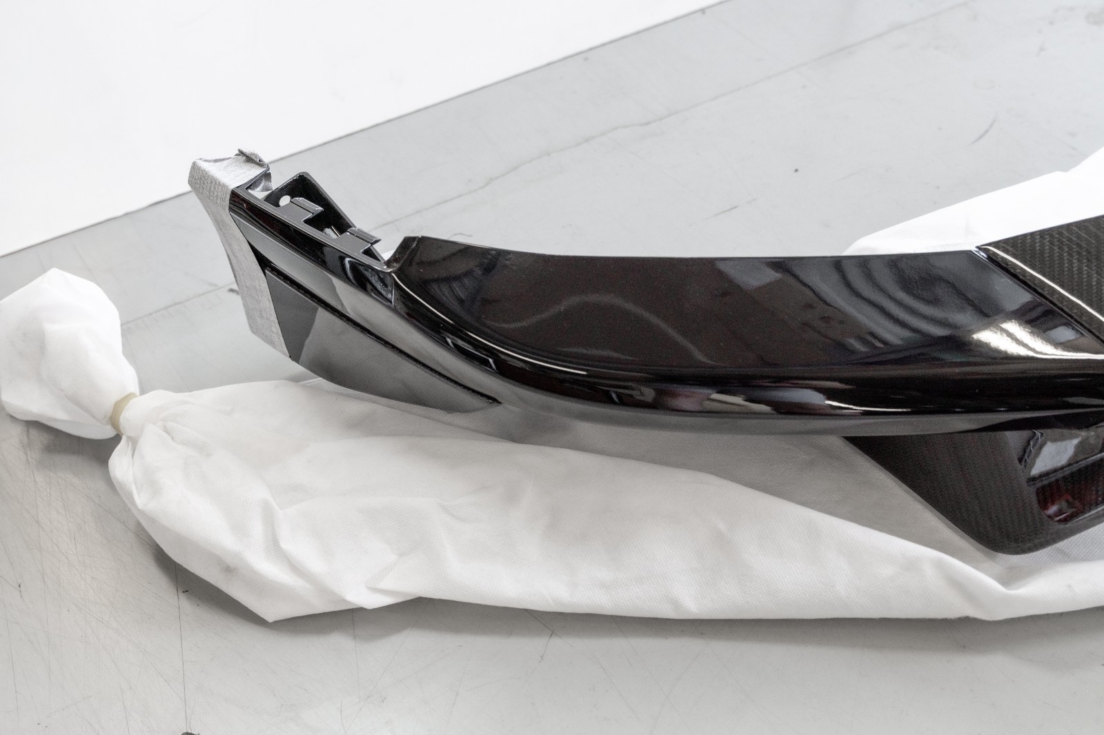 Aston Martin DBX 707 Rear Diffuser Panel Carbon Fiber 2022-2024 Genuine Original - Image 8
