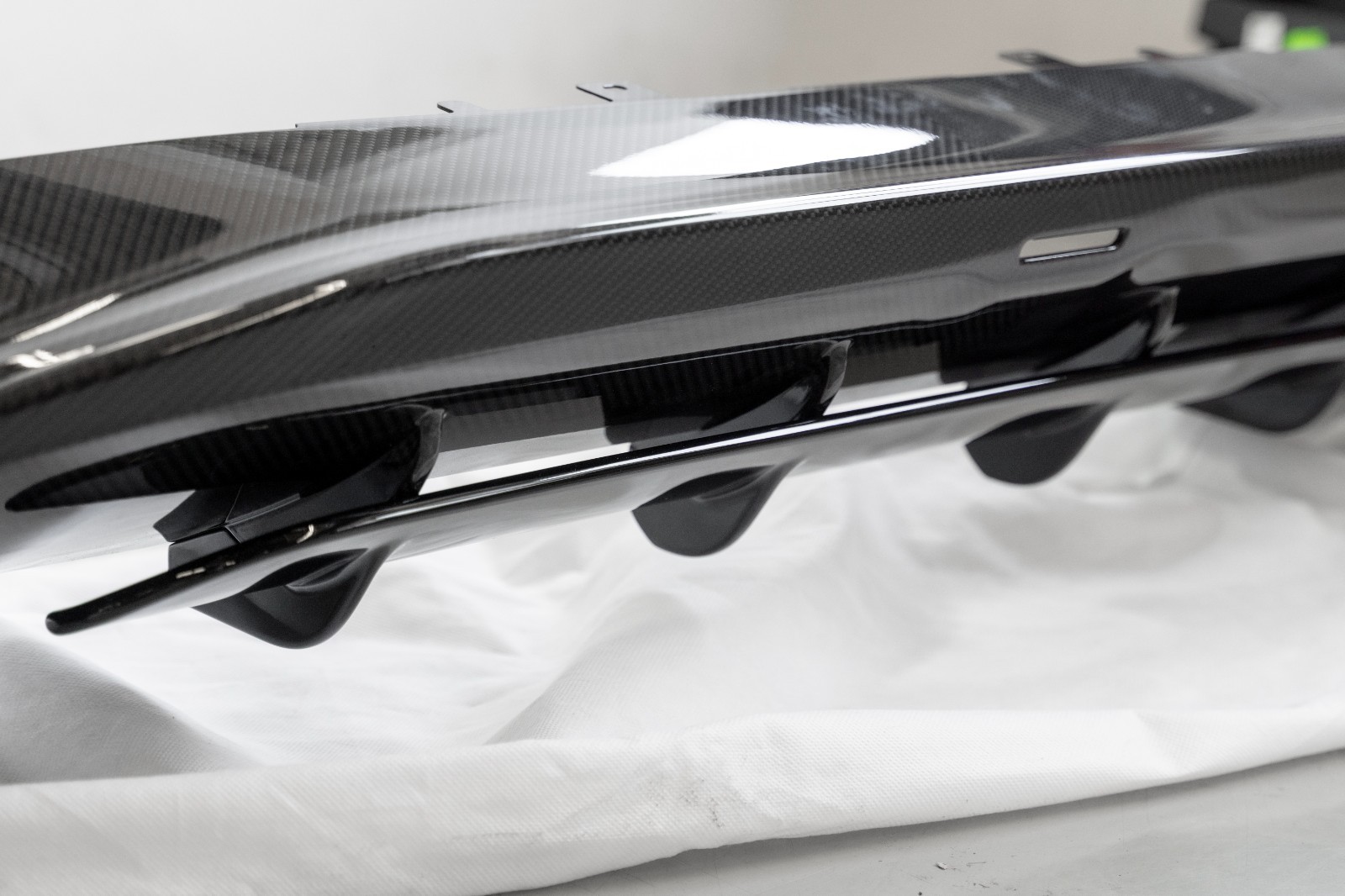 Aston Martin DBX 707 Rear Diffuser Panel Carbon Fiber 2022-2024 Genuine Original - Image 23