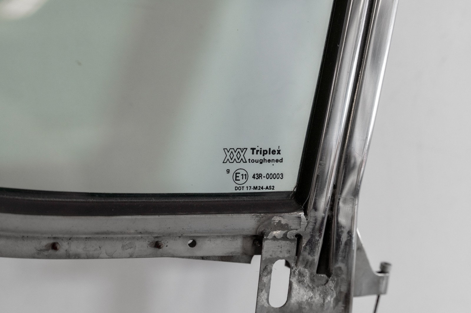 Bentley Rolls Royce 1983-1988 OEM Window Frame SWB Rear Right (Passenger Side) - Image 12