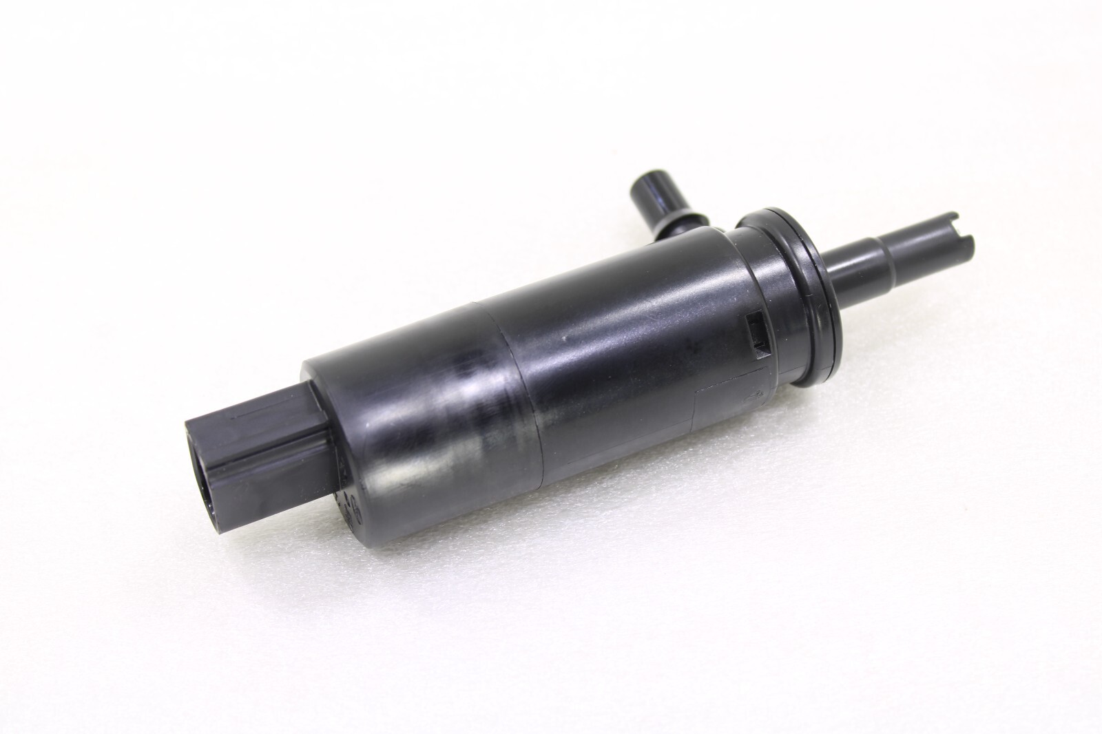VW Audi Porsche 2011-2023 OEM New Headlight Washer Pump Front – Image 4
