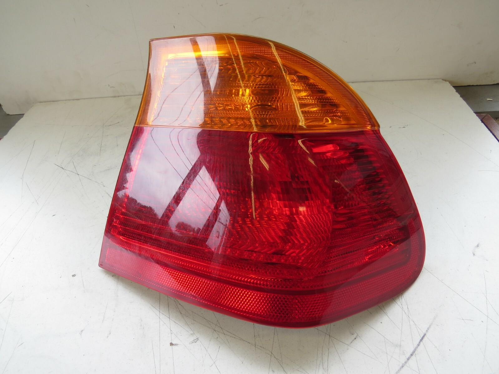 BMW 323 328 330 1999 2000 2001 OEM Tail Light Rear Right Passenger Side - Image 3
