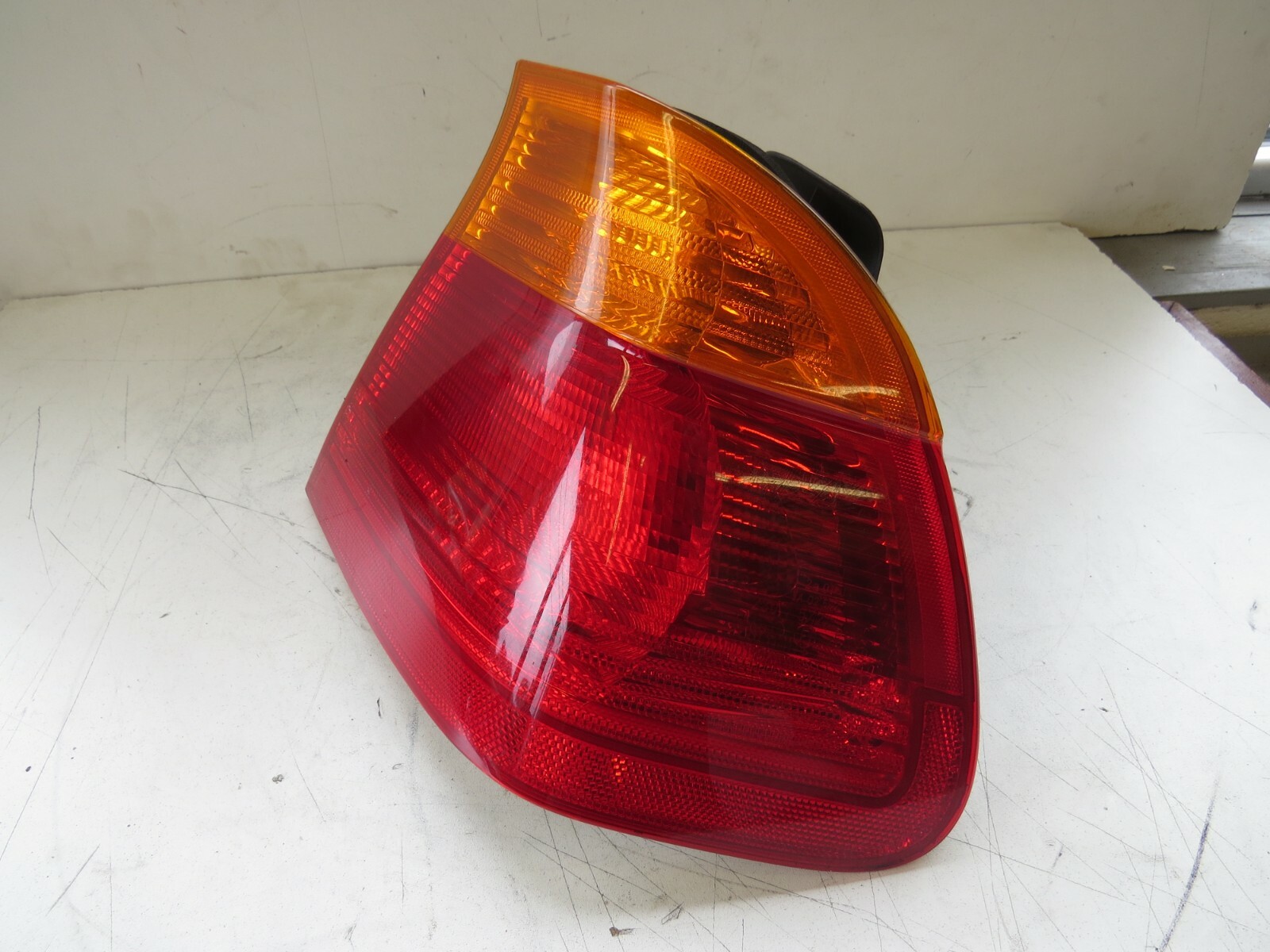 BMW 323 328 330 1999 2000 2001 OEM Tail Light Rear Right Passenger Side - Image 4