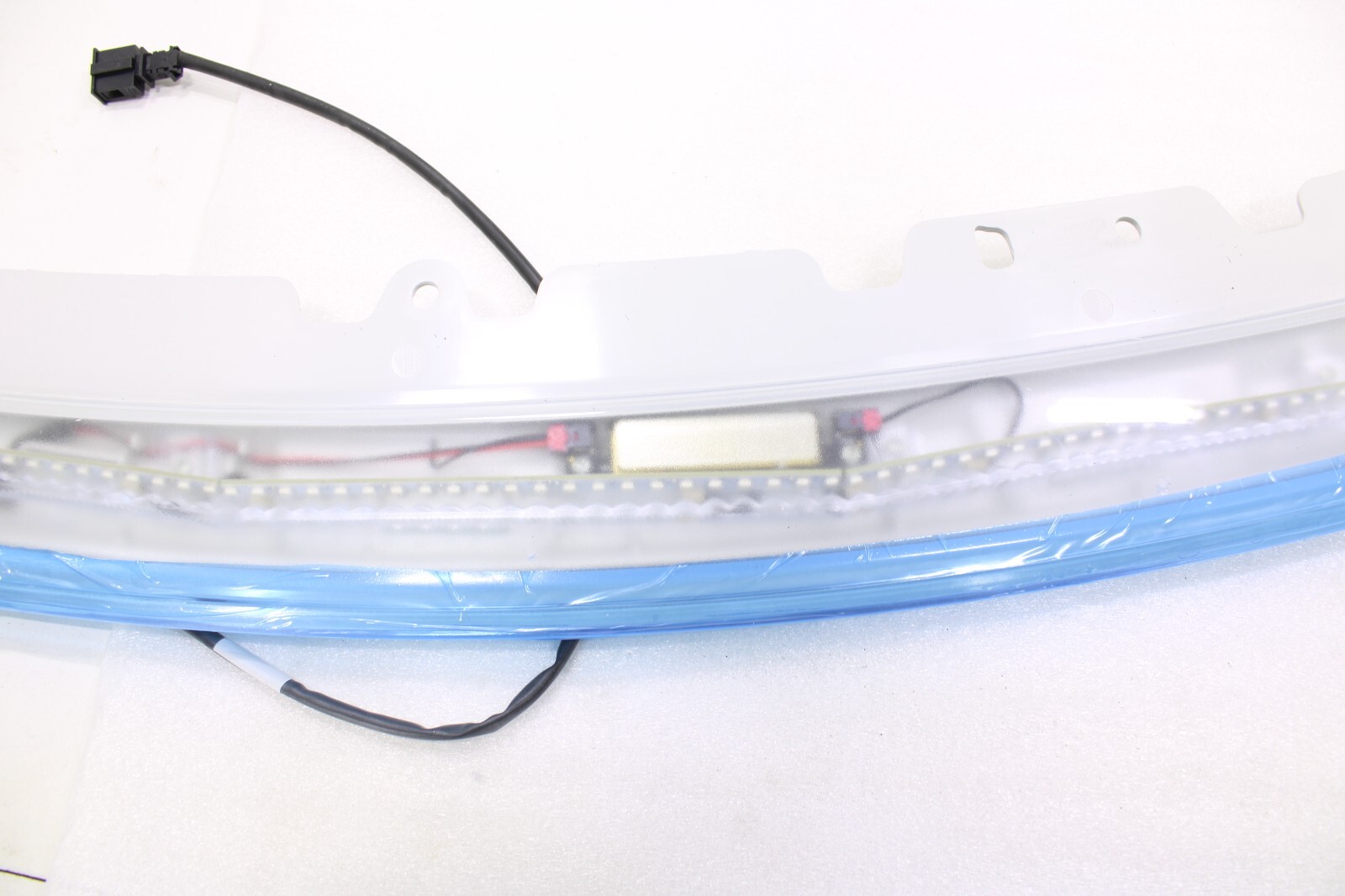 Bentley Continental 2020 2021 2022 OEM New Additional 3rd Brake Light Stop Lamp – Image 8