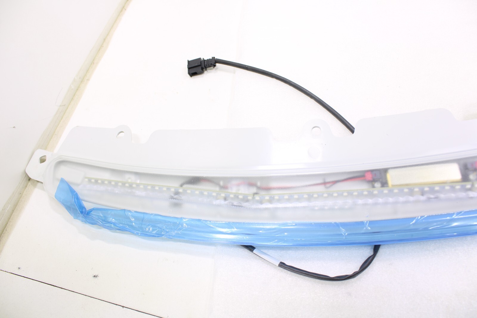 Bentley Continental 2020 2021 2022 OEM New Additional 3rd Brake Light Stop Lamp – Image 15