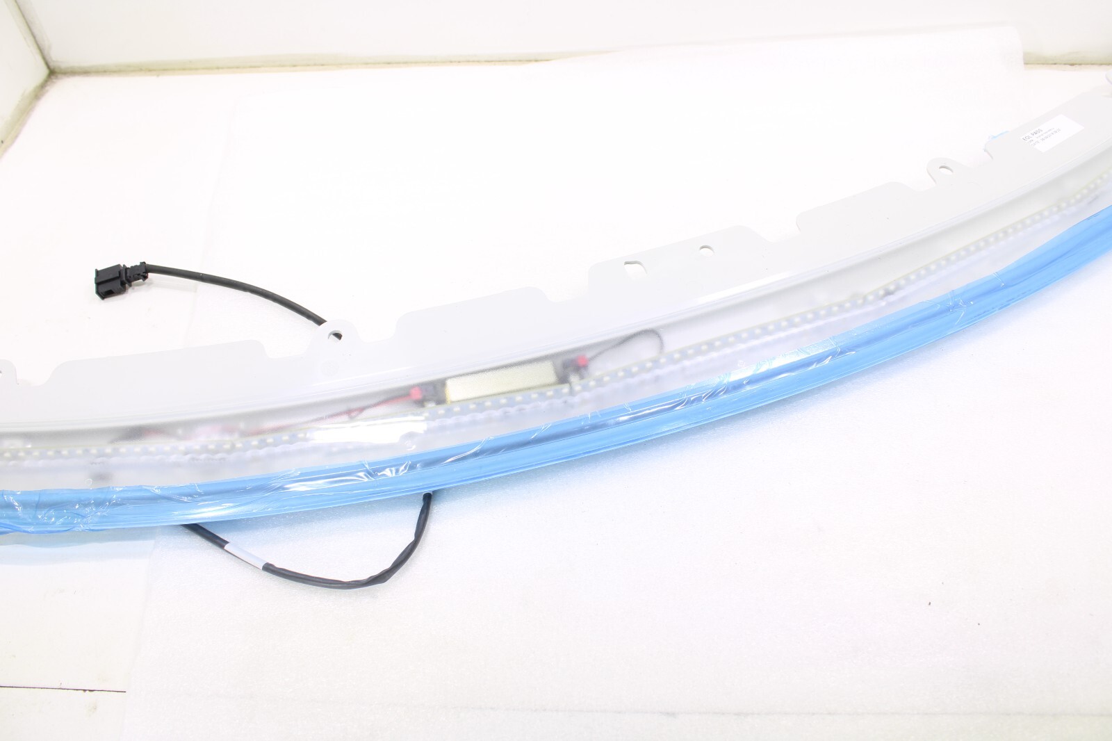 Bentley Continental 2020 2021 2022 OEM New Additional 3rd Brake Light Stop Lamp – Image 16